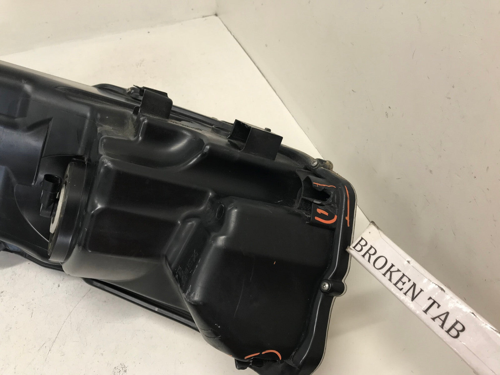 Headlight Damaged Passenger Right RH Toyota Highlander 2014-2016 811100E250 OEM
