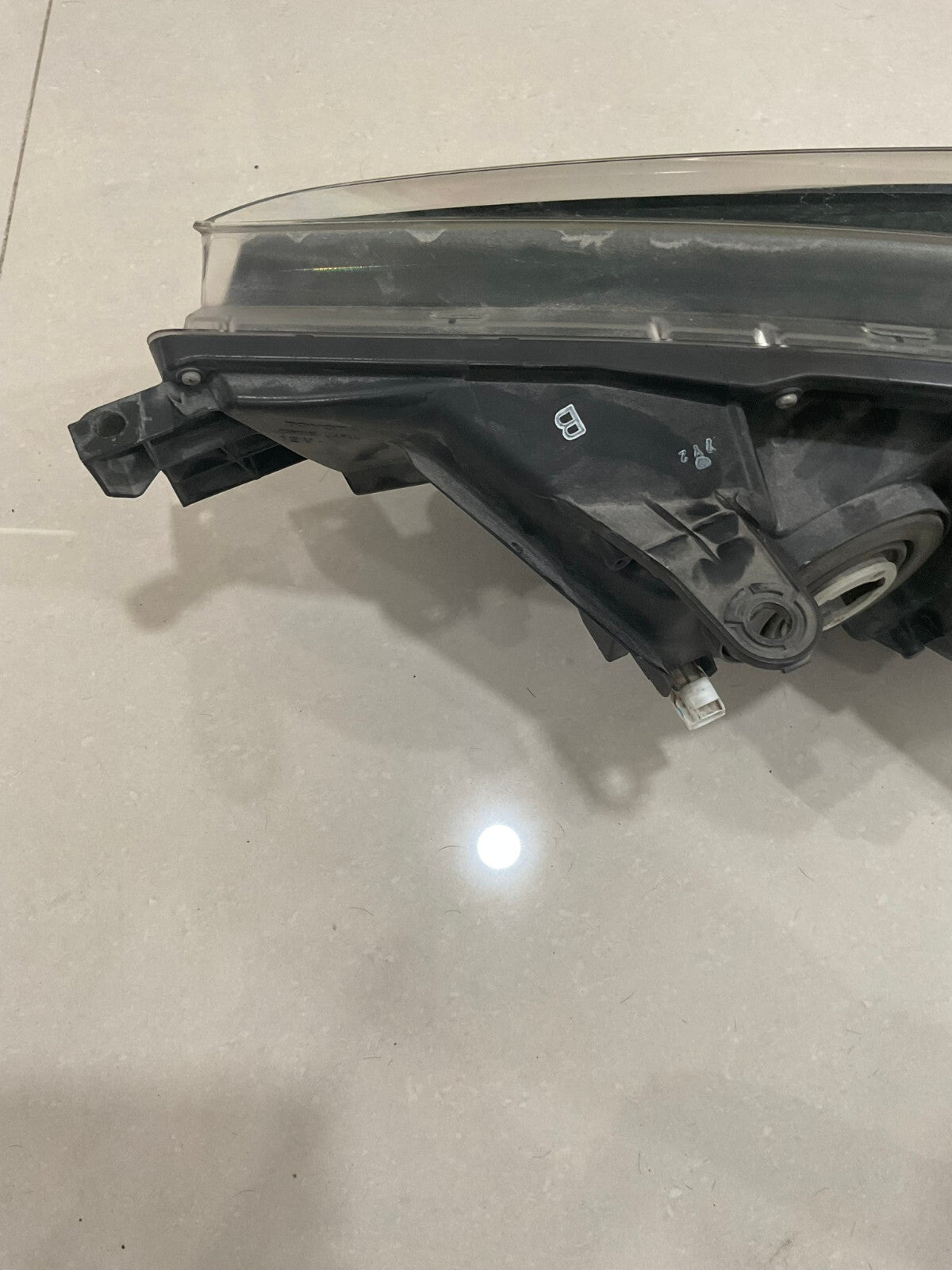 Headlight Damaged Right Passenger RH 2014-2020 Toyota 4Runner 99226-81017 OEM