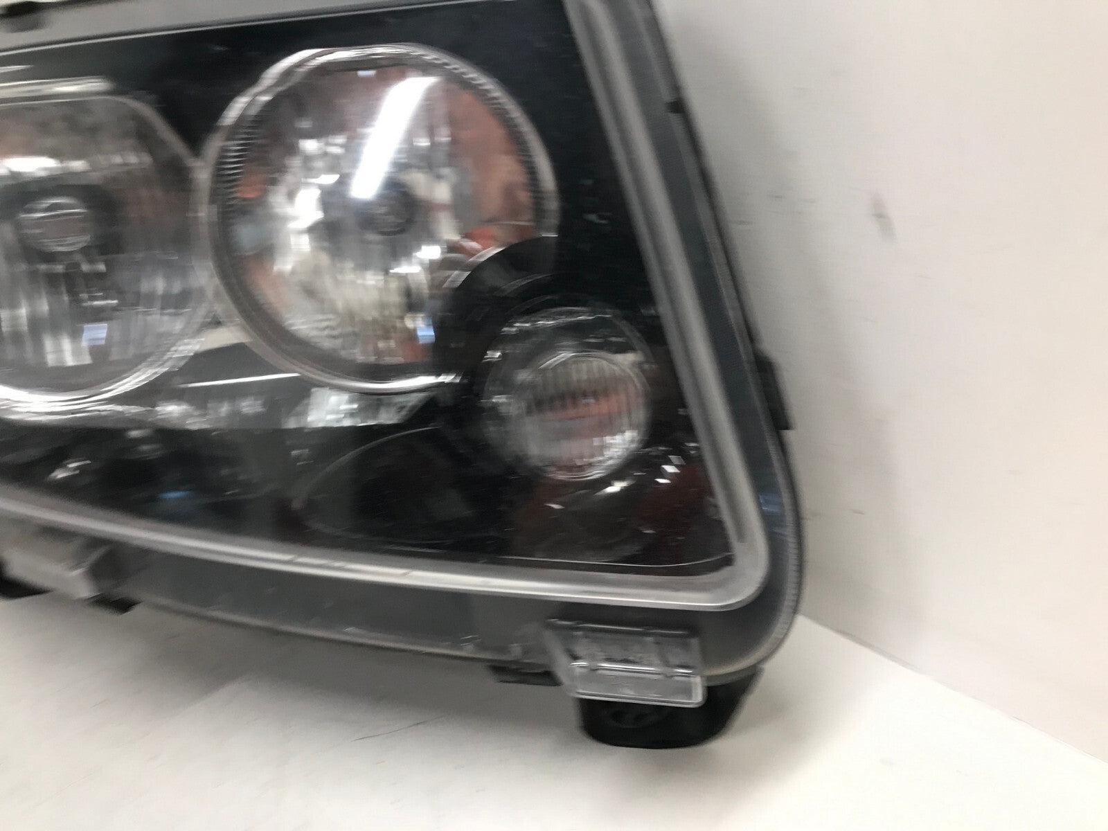 Halogen Headlight Damaged Passenger RH Jeep Compass 2013-2017 68171214AA OEM