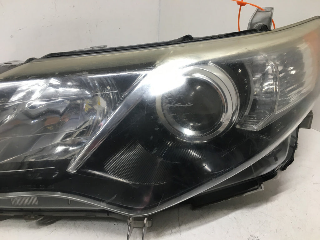 Projector Headlight Damaged Lft Driver LH Toyota Camry SE 12-14 81150-06800 OEM