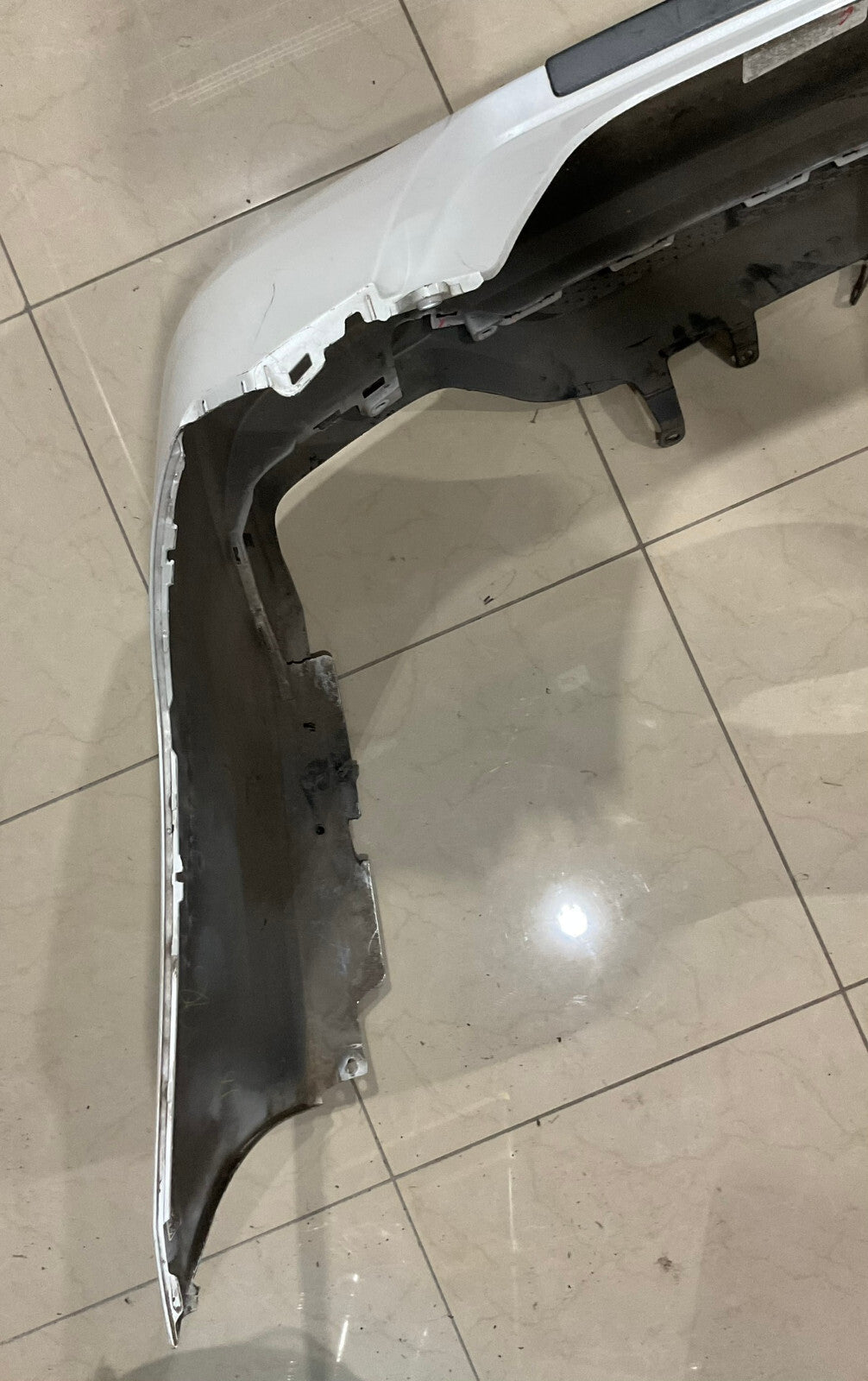 Rear Bumper Cover White Toyota Avalon XLE XSE Lted Touring 2019 52159-07040 OEM