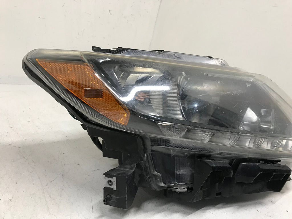 Headlight Damaged RH Right Nissan Rogue S SL SV Models 14-2016 260104BA2A OEM