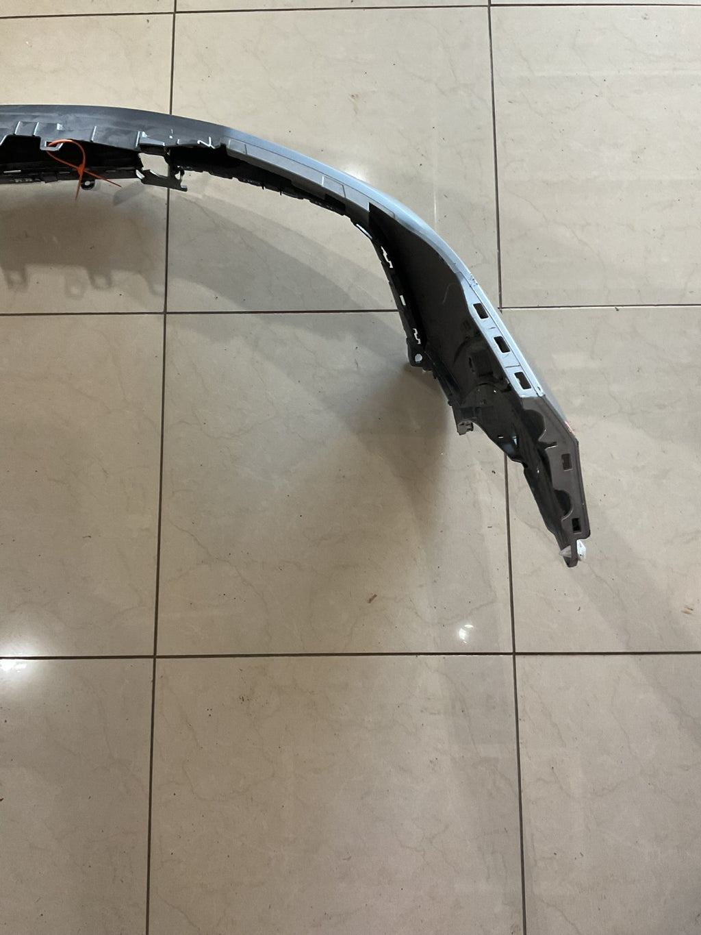 Front Bumper Cover Silver 2022 2023 Volkswagen Tiguan 5nn+807+221 OEM