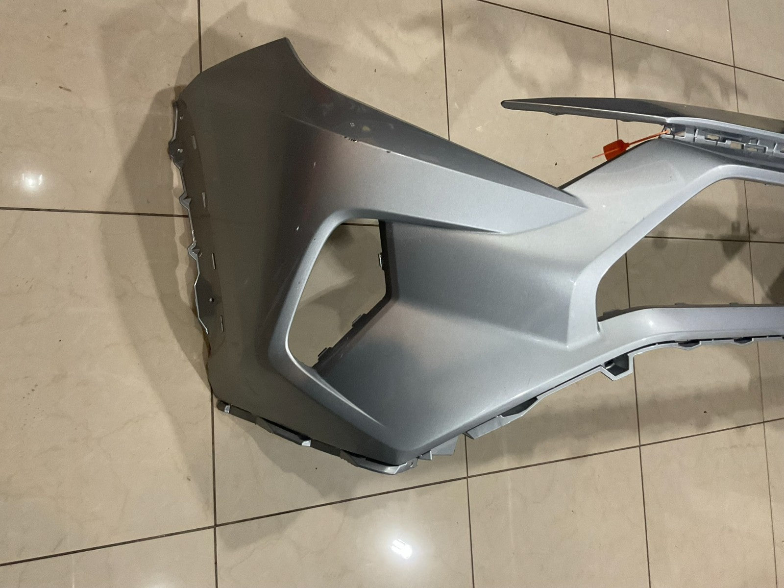 Front Bumper Cover Silver Toyota RAV4 LE/XLE/Hybrid LE 2019-2020 52119 0r200 OEM