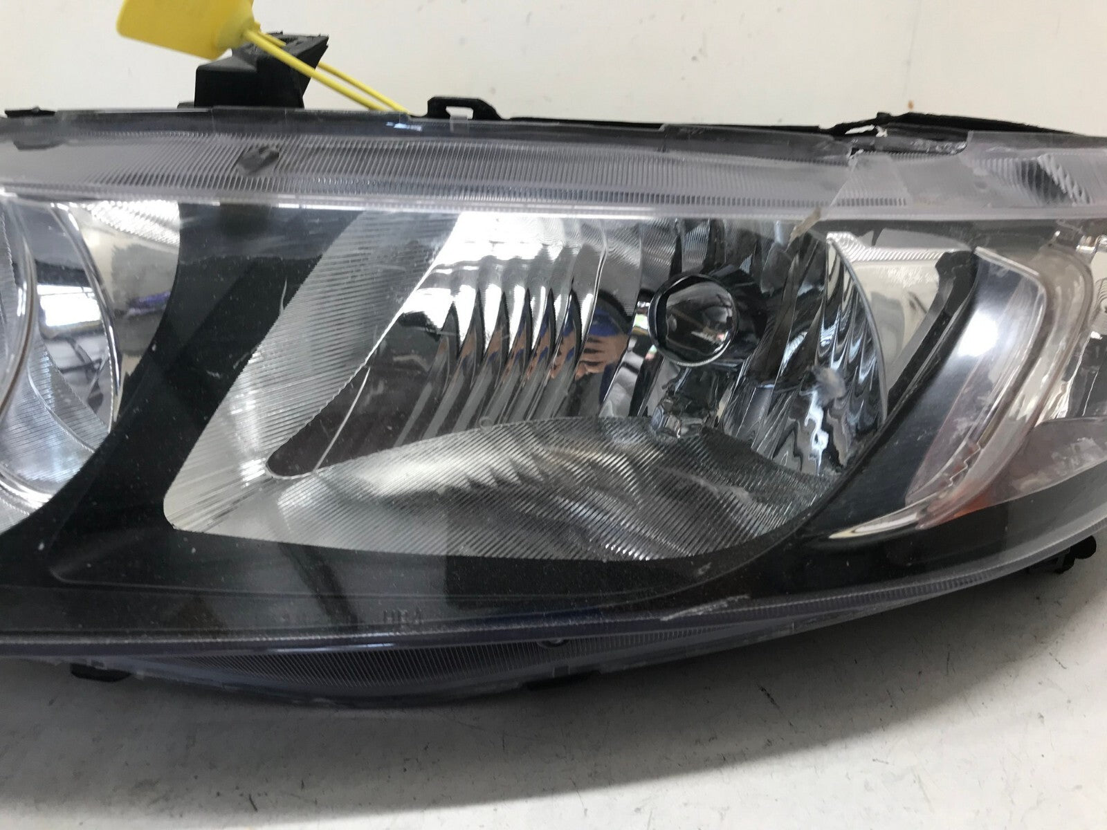 Headlight Damaged Driver LH Left 2006-2011 Honda Civic Sedan 33151SNAA02 OEM