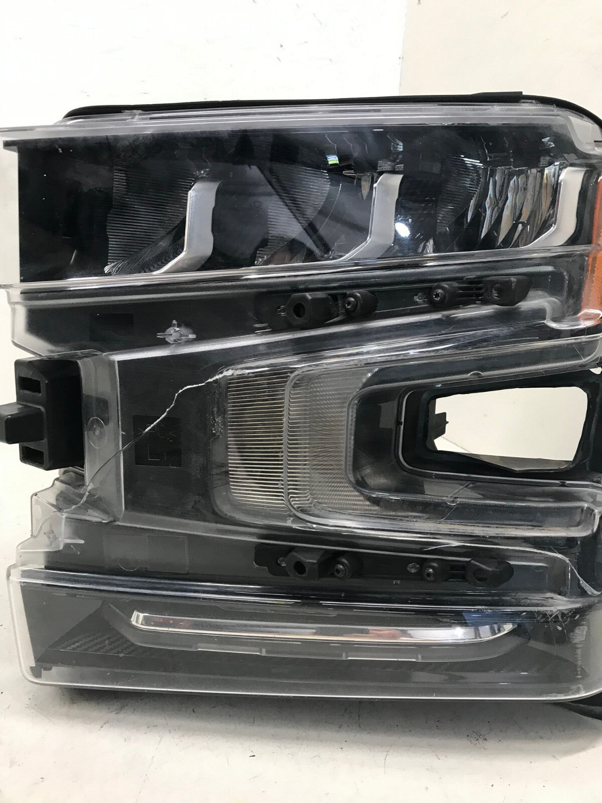 LED Headlight Left Driver LH Chevrolet Silverado 2019-2021 84621852 OEM