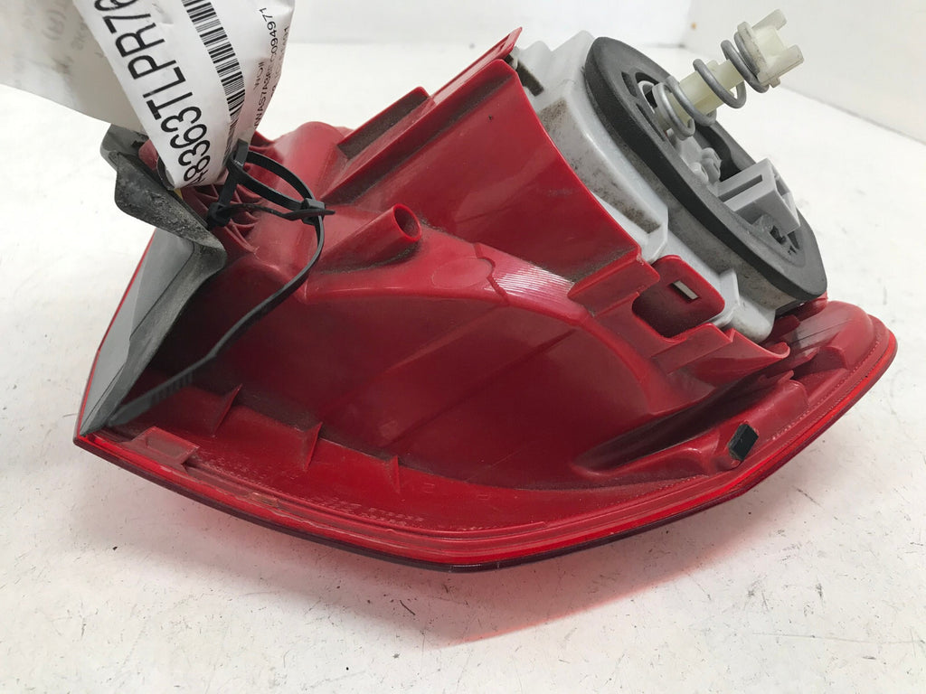 Tail light Damaged Passenger RH 2012-2015 Volkswagen Passat 561945096H OEM
