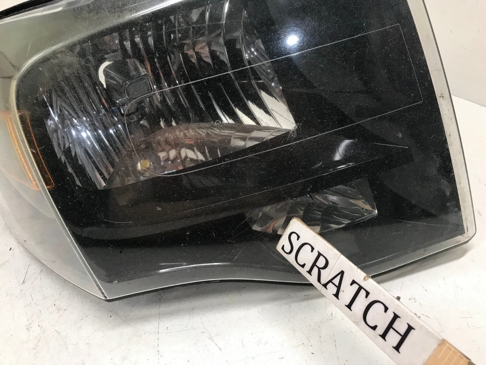 Headlight Damaged Halogen LH Driver Ford Expedition 2007-2014 44ZH-1860-A OEM