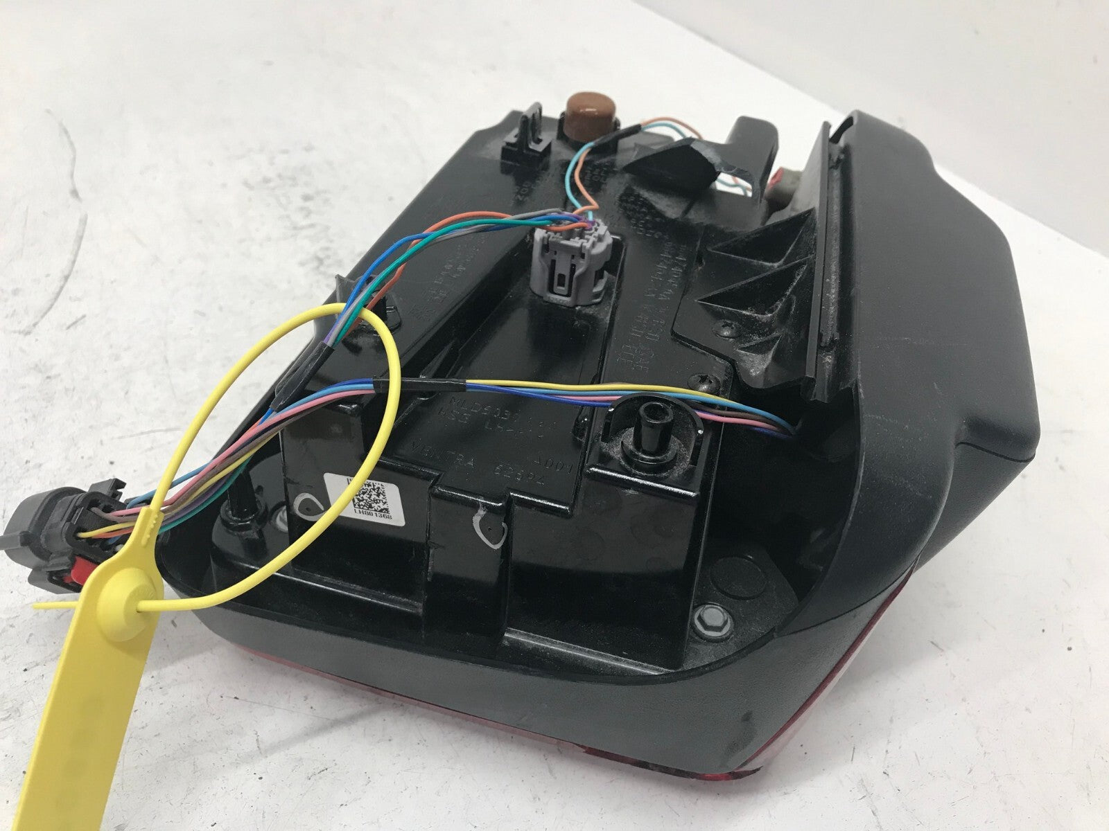 Tail light Damaged Left Driver LH 2018 2021 Jeep Wrangler 68474045AA OEM