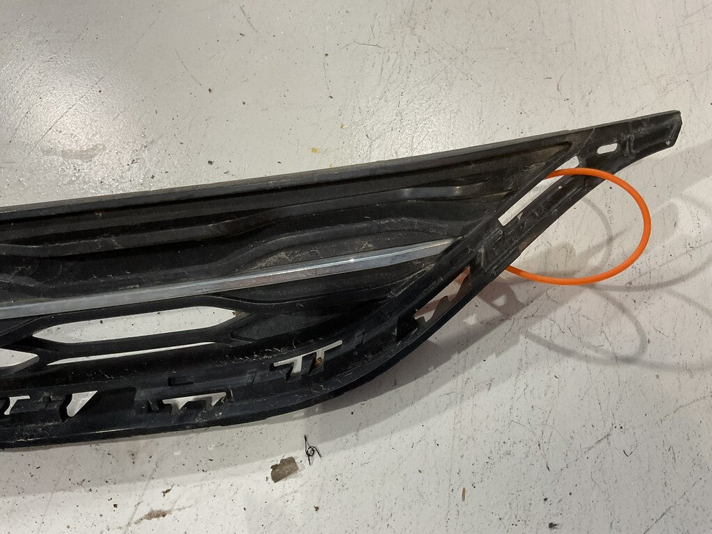 Grill Grille Black/Missing Trim 2016-2018 Chevy Chevrolet Malibu 16-871B OEM