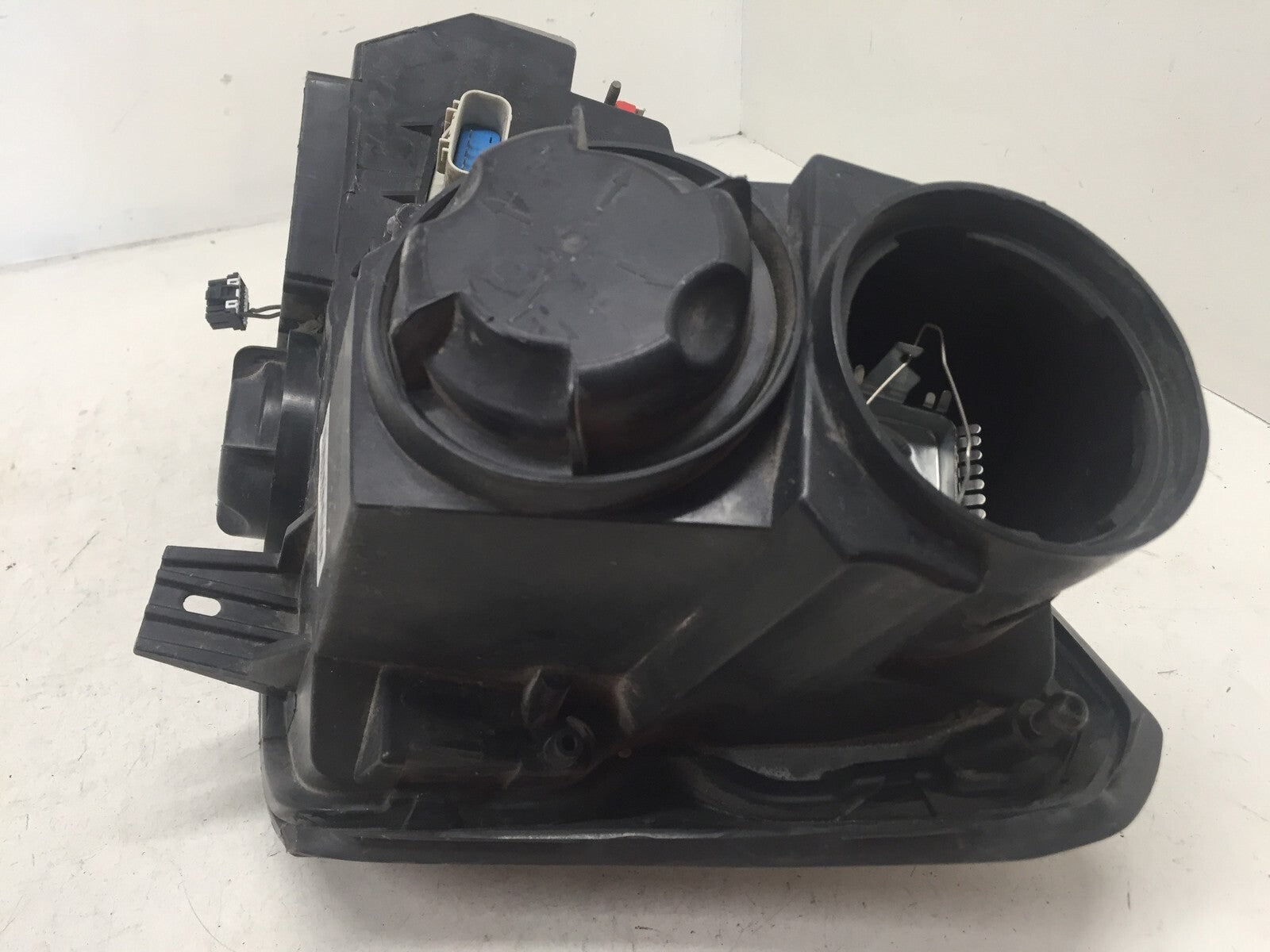 Headlight Damaged Headlamp Passenger Right RH Cadillac CTS 03-07 114-00708R OEM