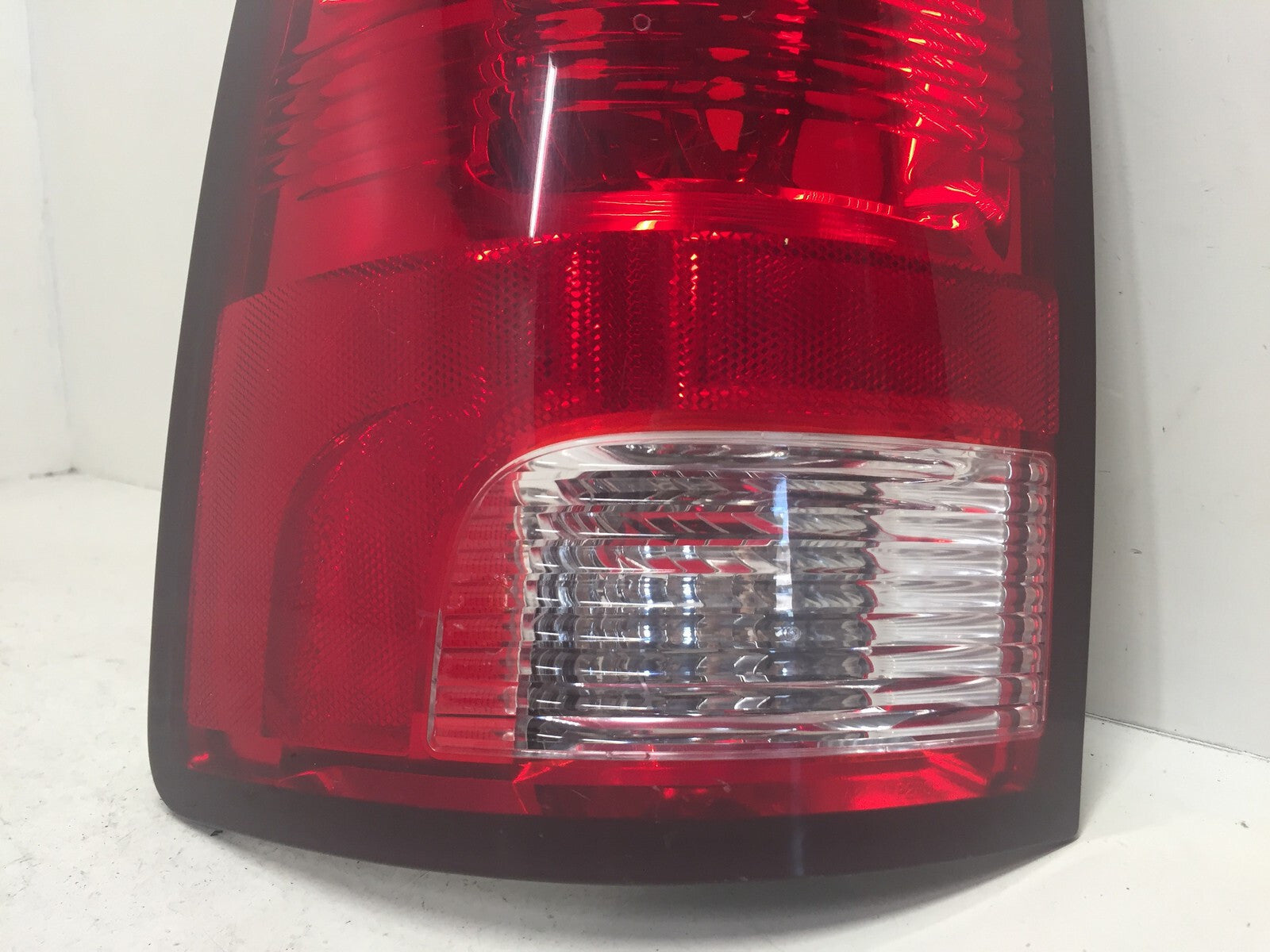 Tail light Damaged Lamp Driver Side Left LH Dodge Ram 2009-2015 55277415AC OEM
