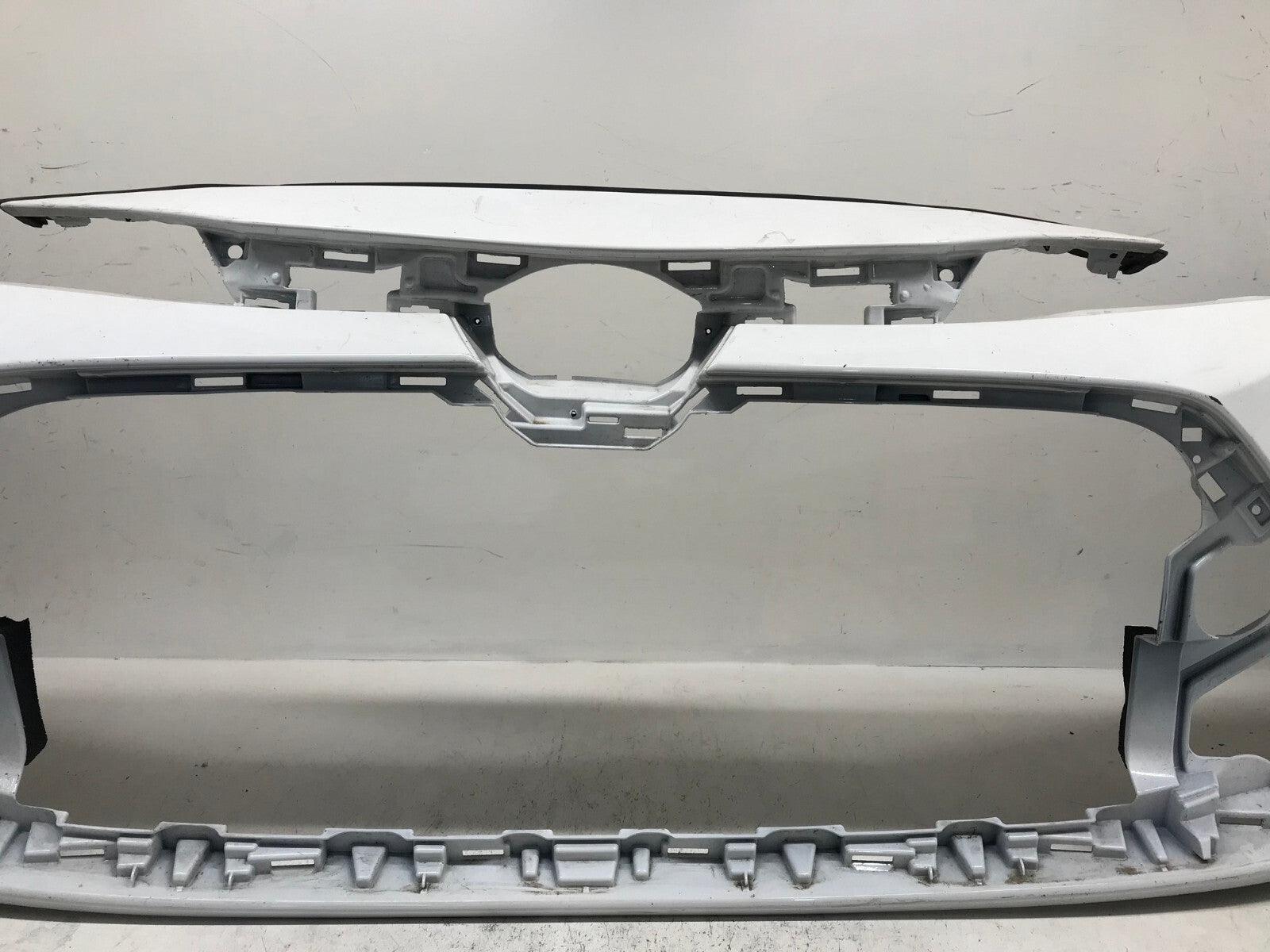 Front Bumper cover Toyota Corolla Sedan L/LE/XLE/Hyb 040 20 21 52119-12G00 OEM3