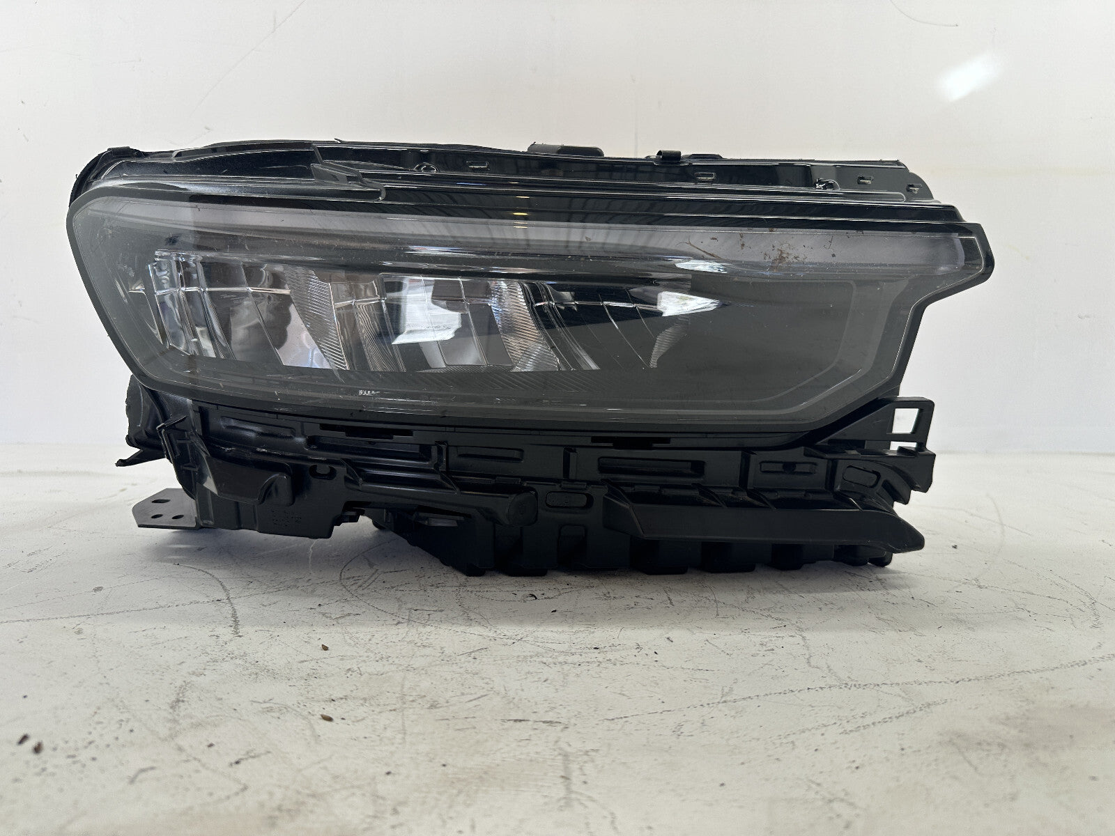 Headlight Damaged Right Passenger RH 21-2024 Jeep Grand Cherokee 68376992AE OEM
