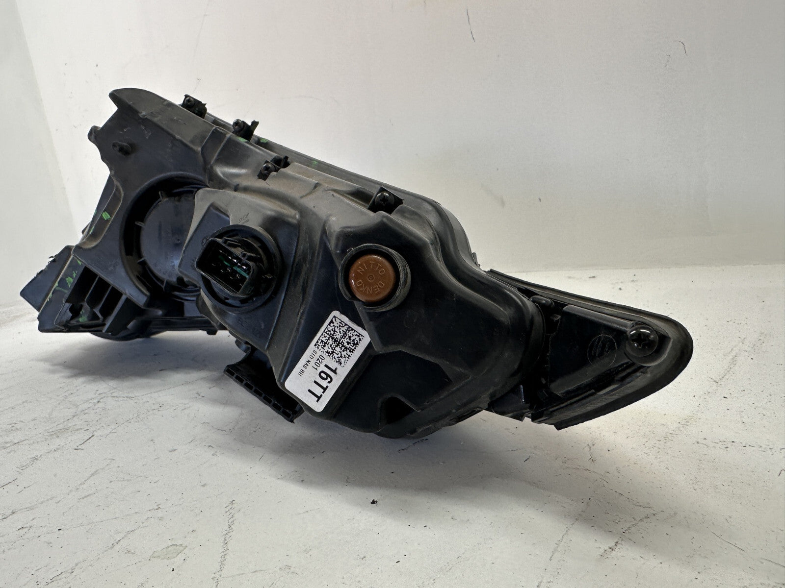 Headlight Damaged Right Passenger RH 2022-2024 Hyundai Tucson 92208-N9 OEM