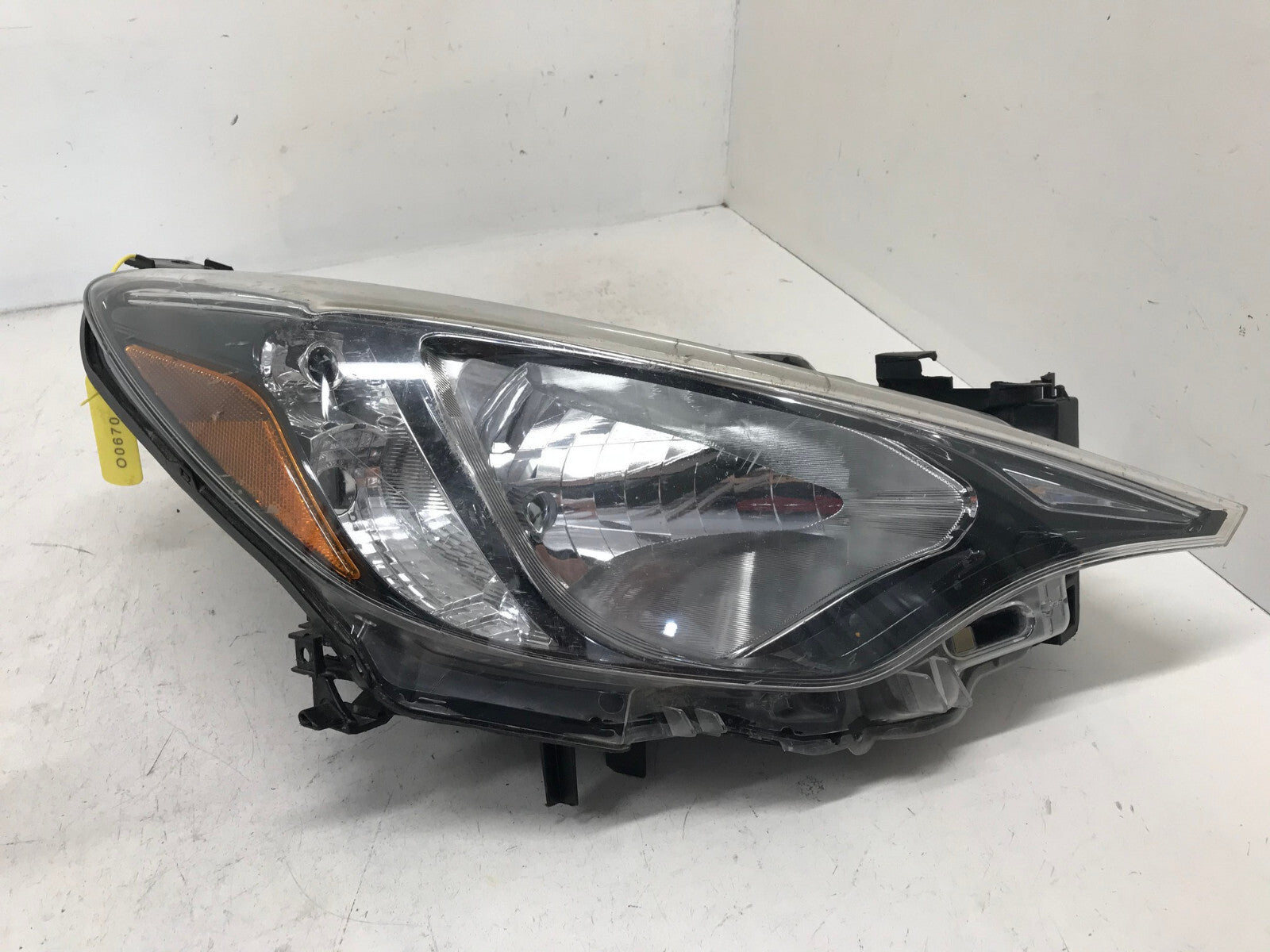 Headlight Damaged Right RH Toyota Yaris Sedan Scion iA 16-2020 81130WB001 OEM