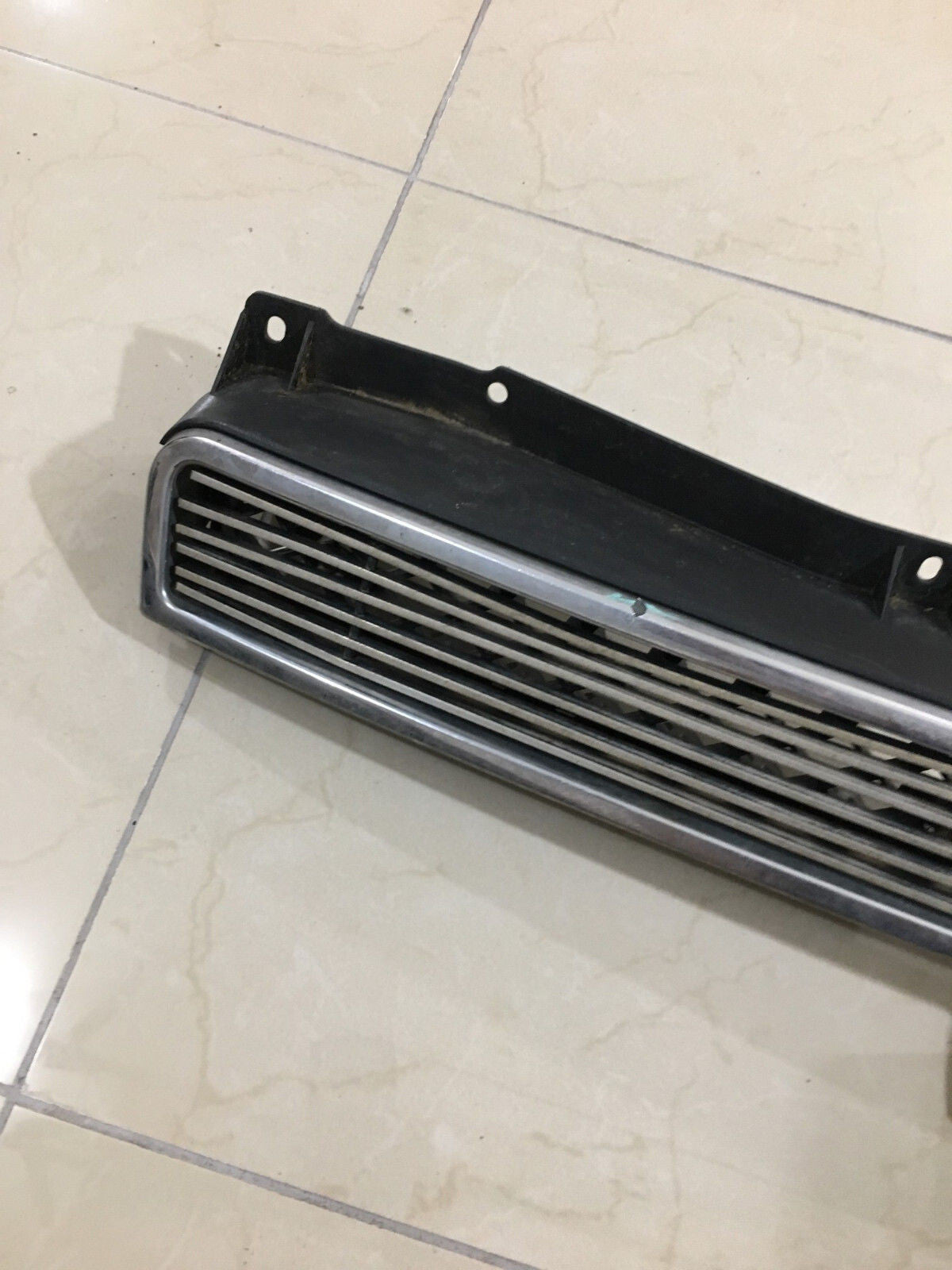 Upper Grille Chevrolet Avalanche 2008-2013 15862128 Original