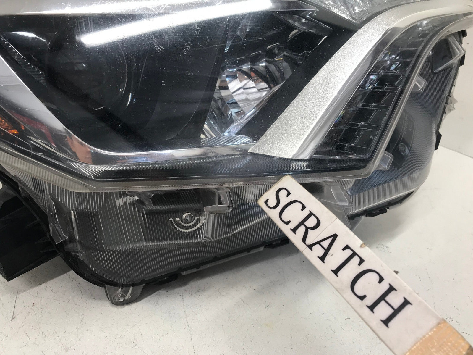 Projector Headlight Damaged Right RH Toyota RAV4 2016 2017 2018 8114542670 OEM