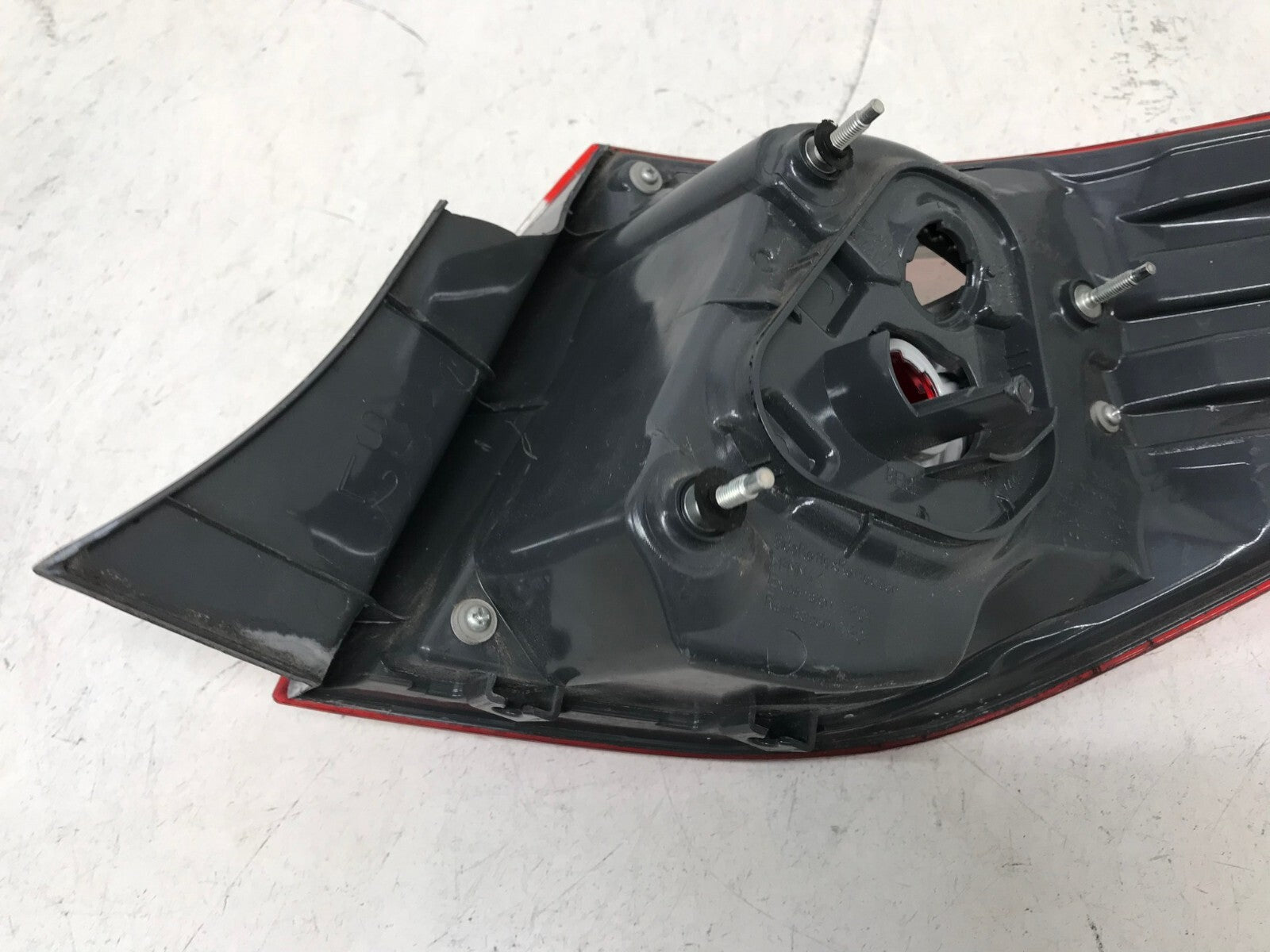 Tail light Damaged LH Driver 17 2018 2019 Toyota Corolla 81550-02B00 OEM