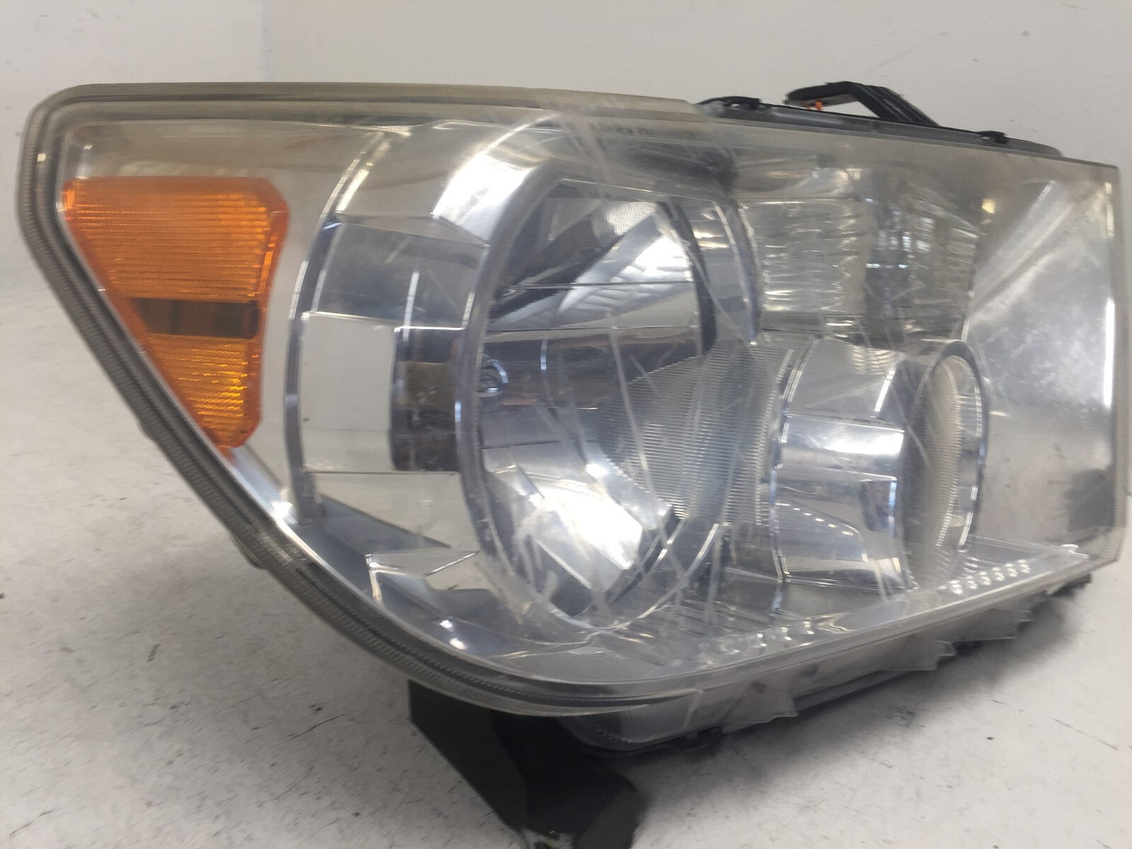 Halogen Headlight Damaged Right Passenger RH Toyota Sequoia Tundra 2008-2013 OEM