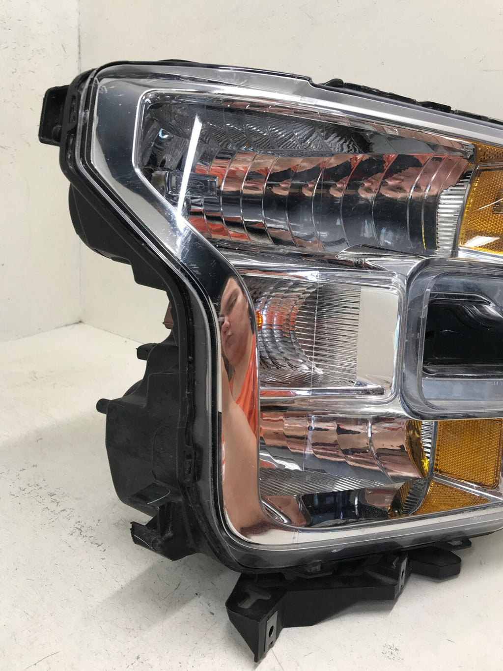 Halogen Headlight Damaged Right RH Ford F-150 2015 2016 2017 FL34-13005-A OEM