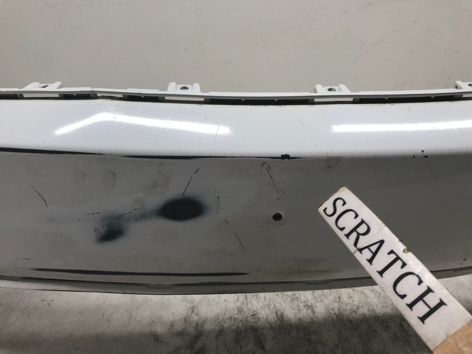 Front Upper Bumper Cover White 14 15 16 Jeep Grand Cherokee 1WL27TZZAC OEM