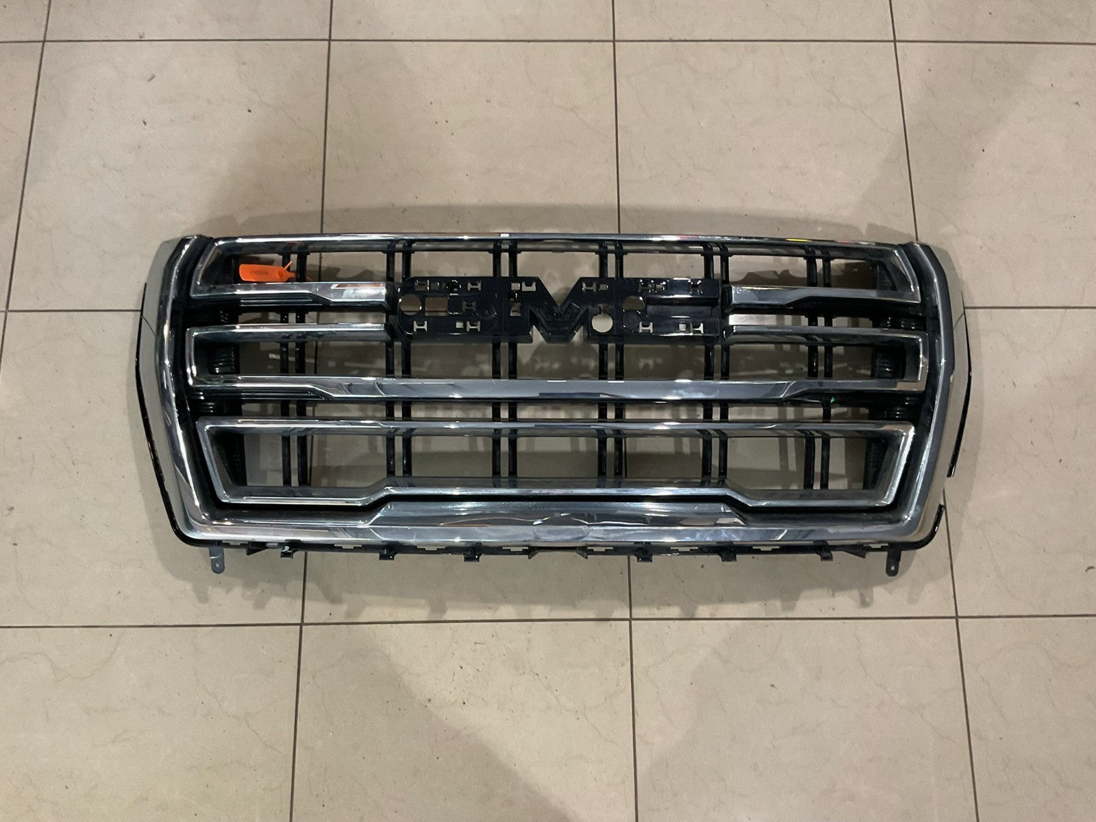 Grille Grill Silver 2021-2024 GMC Yukon 84835787 OEM