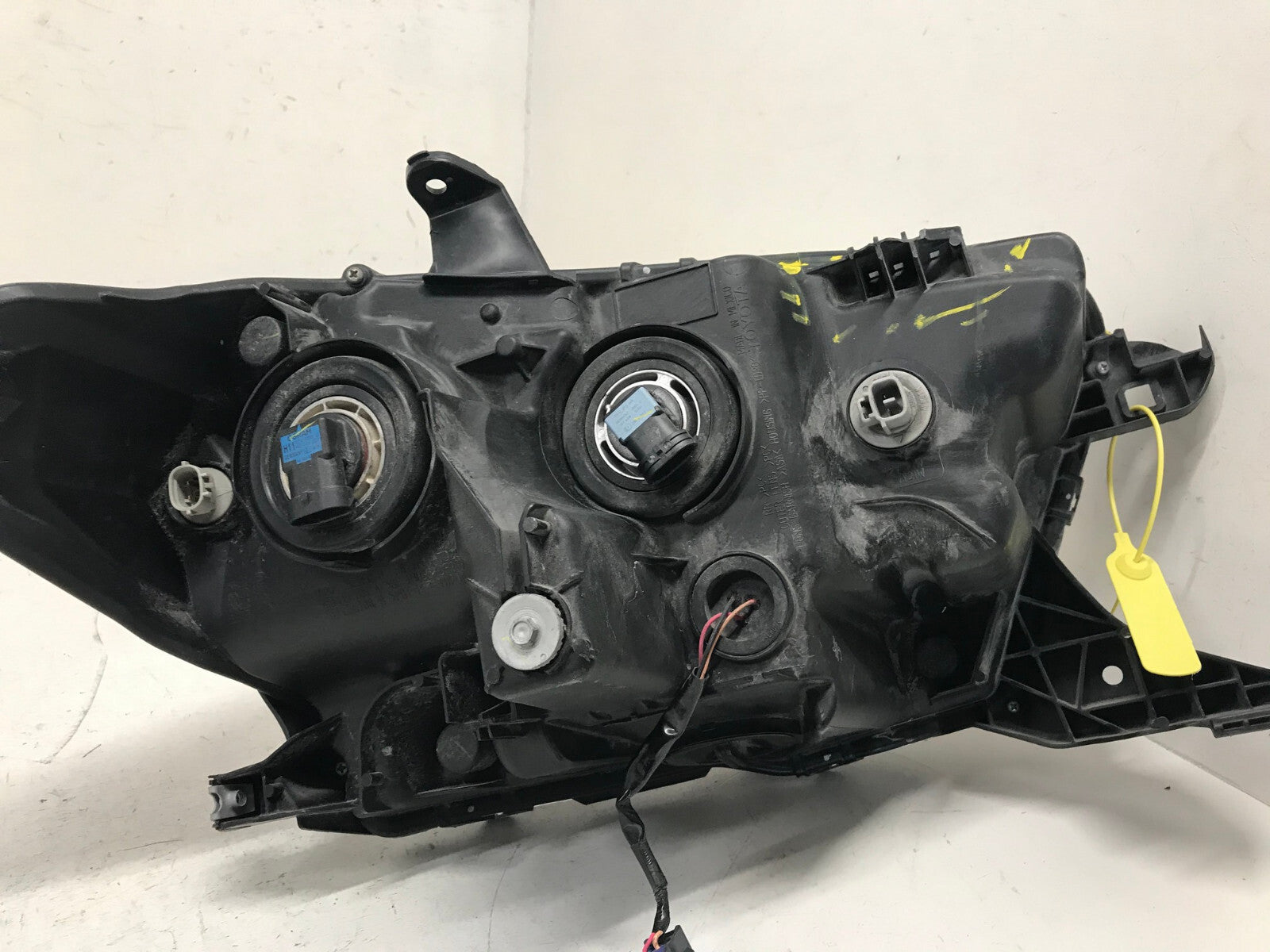 Headlight Damaged Left Driver LH Toyota Tacoma 2016-2021 8115004250 OEM