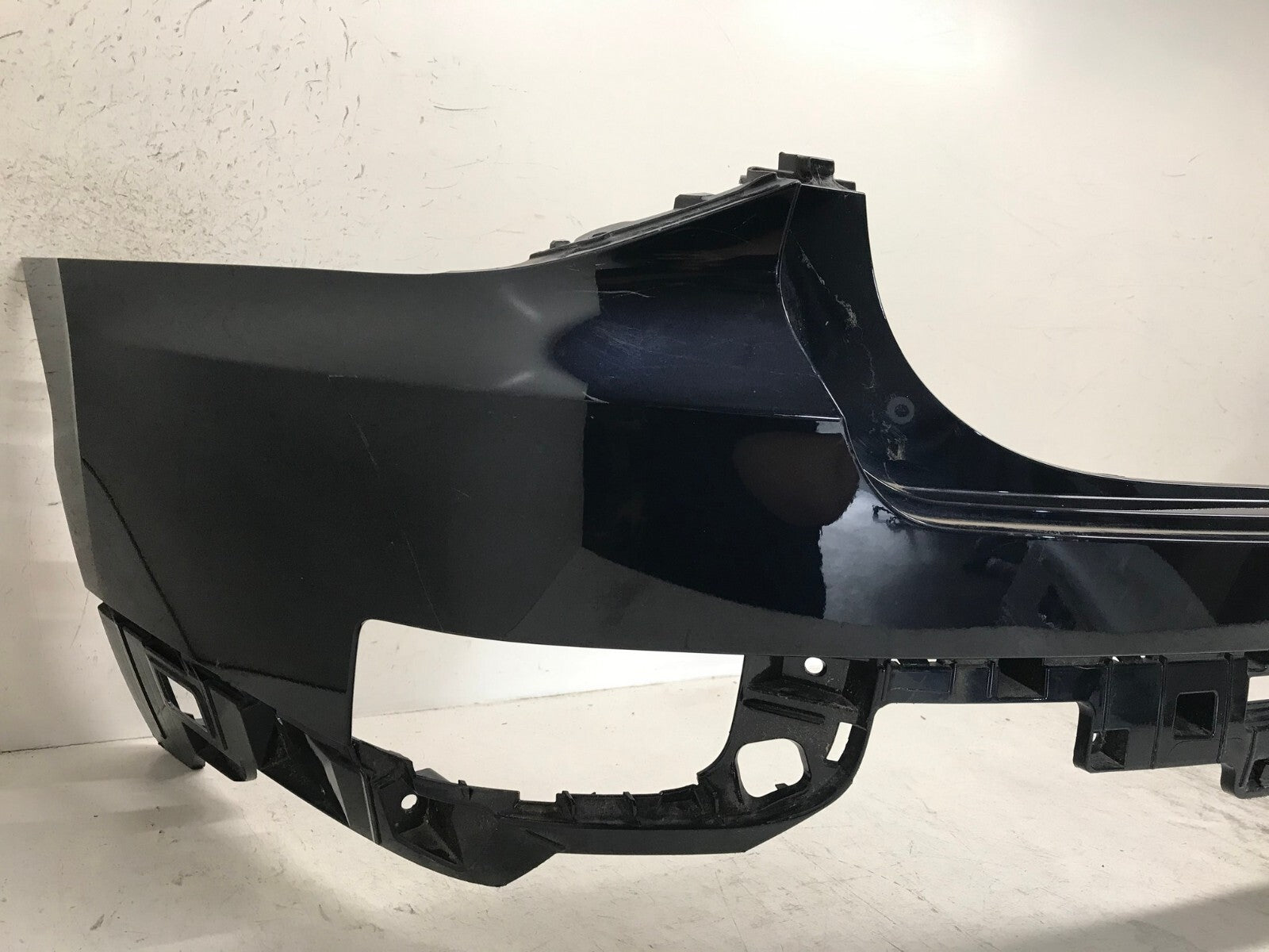 Rear Upper Bumper Cover Black Hyundai Palisade Lted/SE/SEL/SEL Plus/Ultimate OEM
