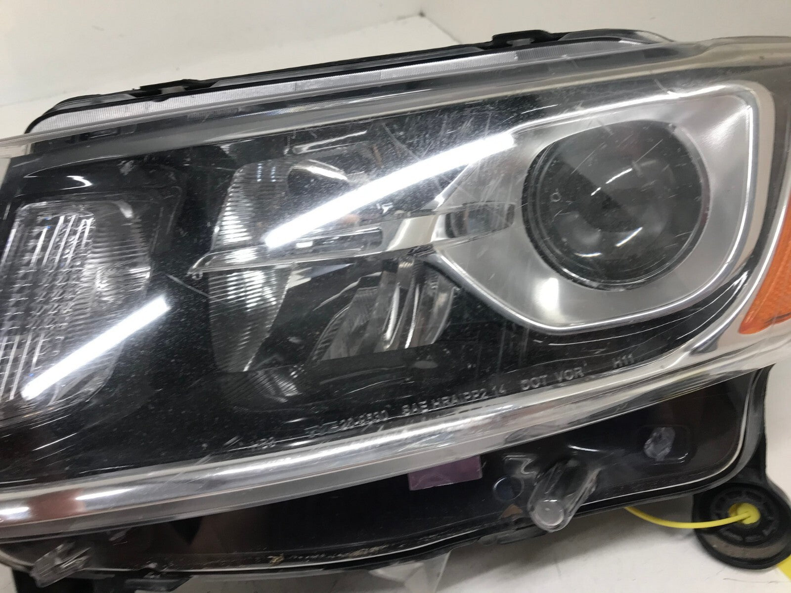 Headlight Damaged Left LH Driver Jeep Grand Cherokee 2014 2015 2016 CAPA