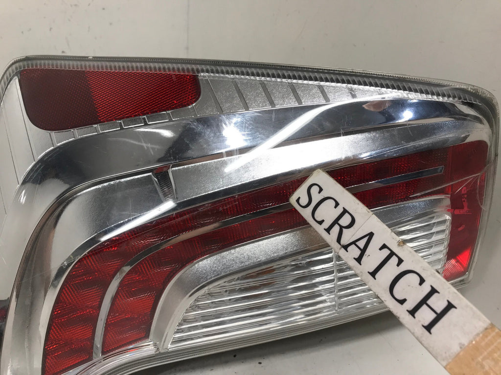 Tail light Damaged RH Passenger 2012-2015 Toyota Prius 8155147190 OEM