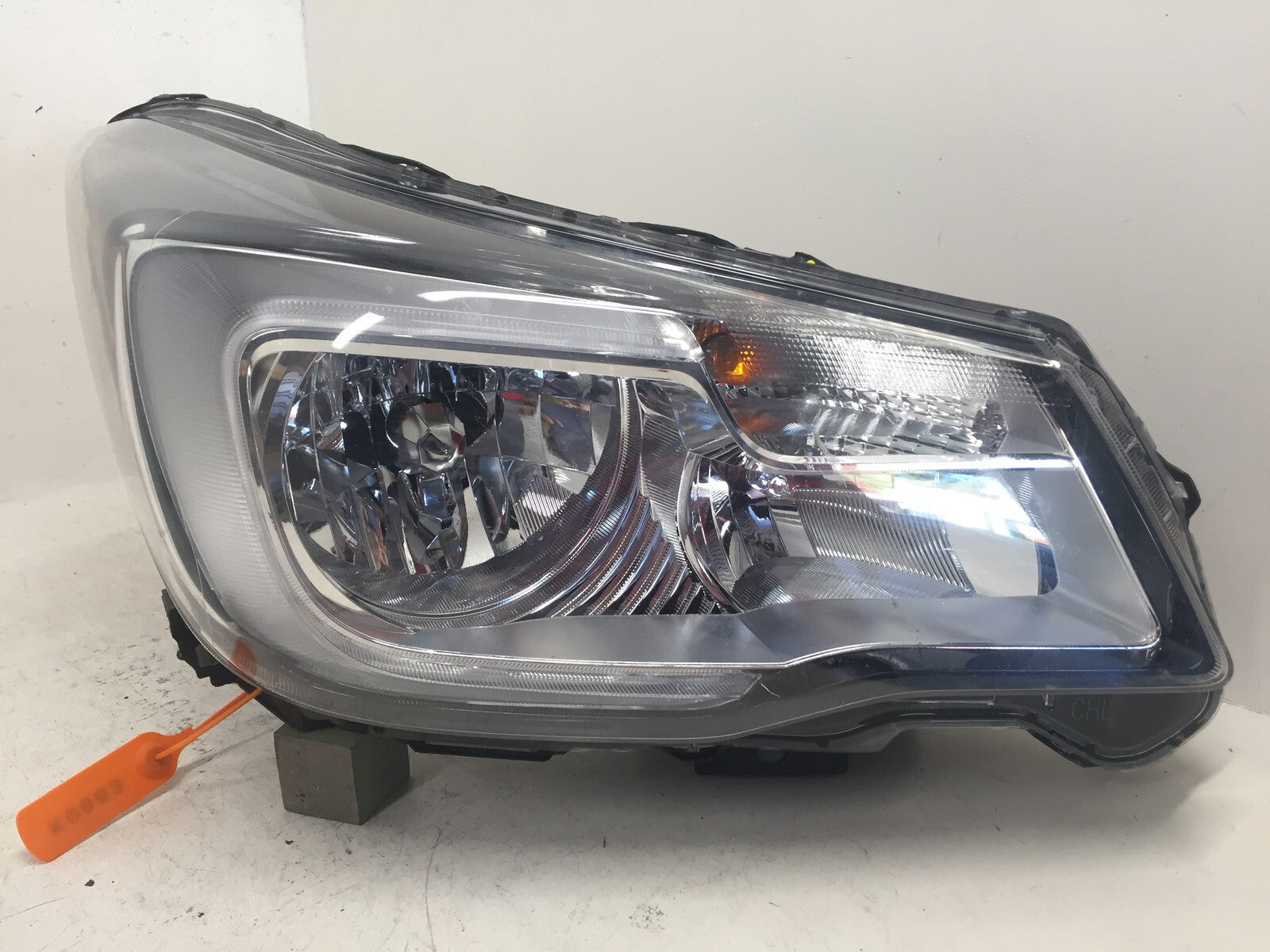 Halogen LED Headlight Damaged Right RH Passenger Subaru Forester 2017 2018 OEM
