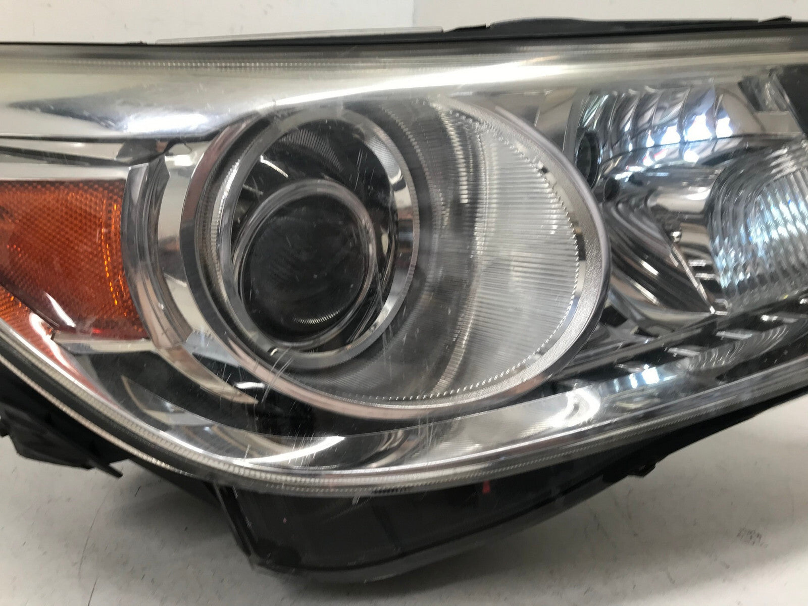 Headlight Damaged Right RH Passenger 2010-2013 Buick Lacrosse 22743219 OEM