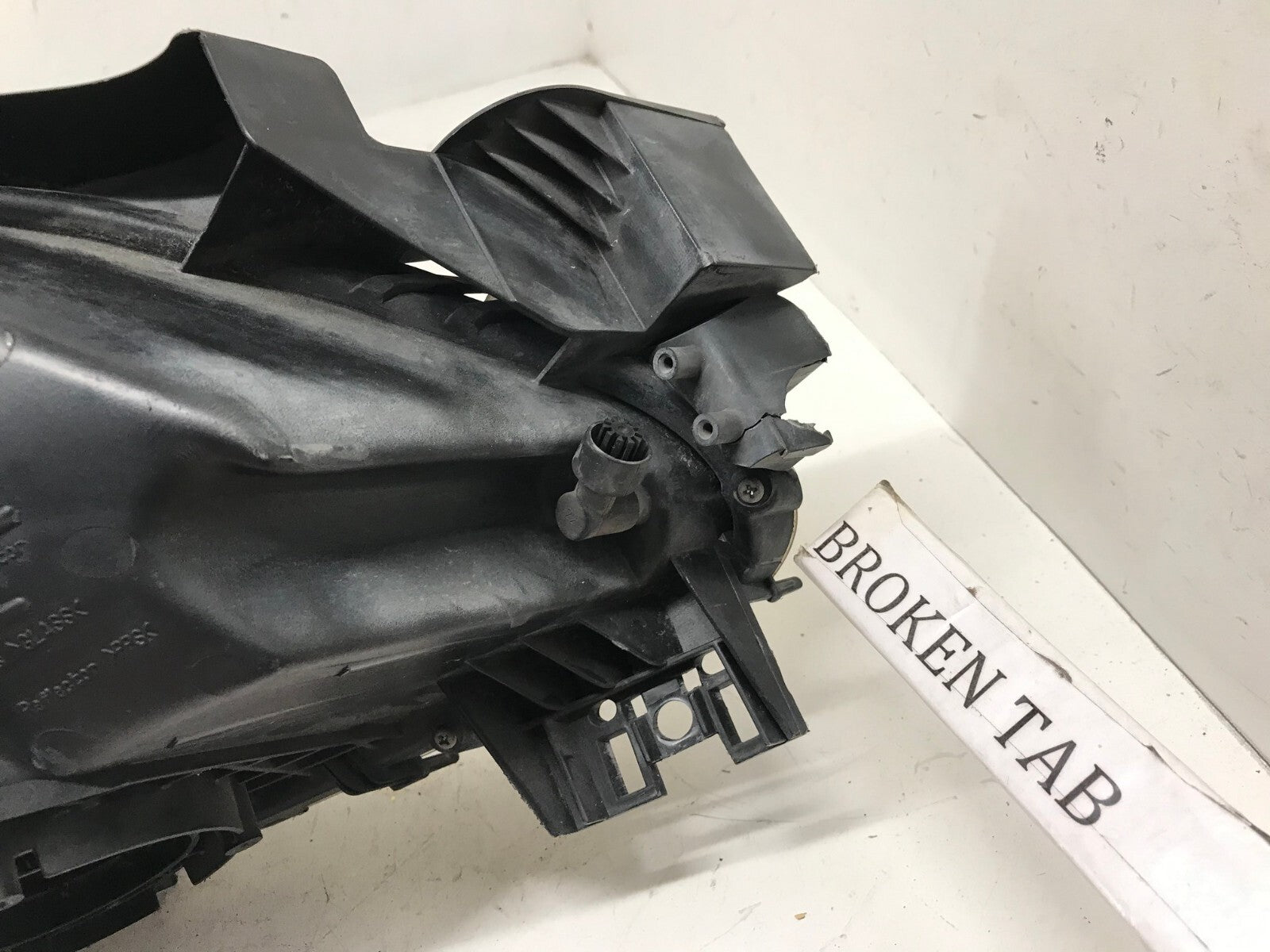 Headlight Damaged Left Driver LH 2007 2008 2009 Mazda CX-7 EG21-51040 OEM