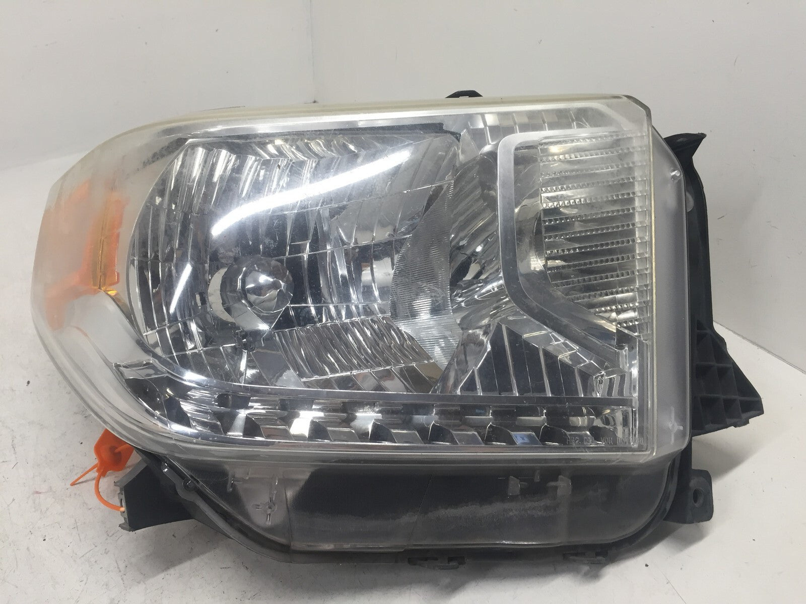 Headlight Damaged Head Lamp Passenger RH Toyota Tundra 2014-2020 811500C091 OEM