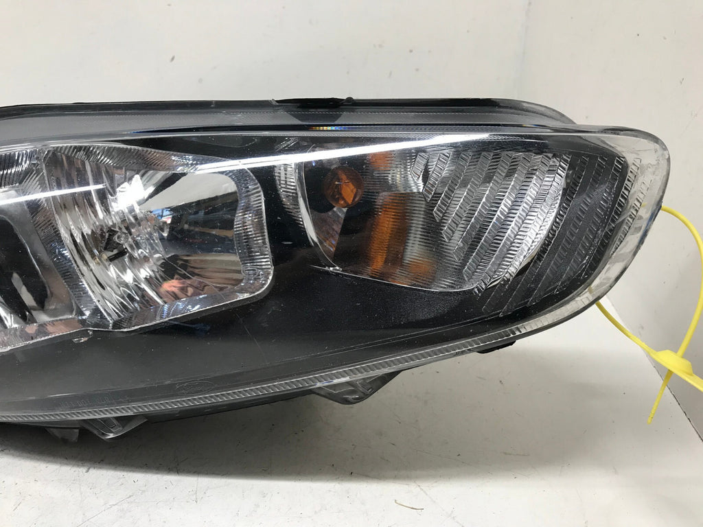 Headlight Damaged RH Ford Fiesta (For Parts Only) 2014 - 2019 D2BB-13W029-BG OEM