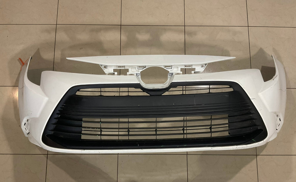 Front Bumper Cover White Toyota Corolla Hatchback 2018 2019 52119-12G00 OEM