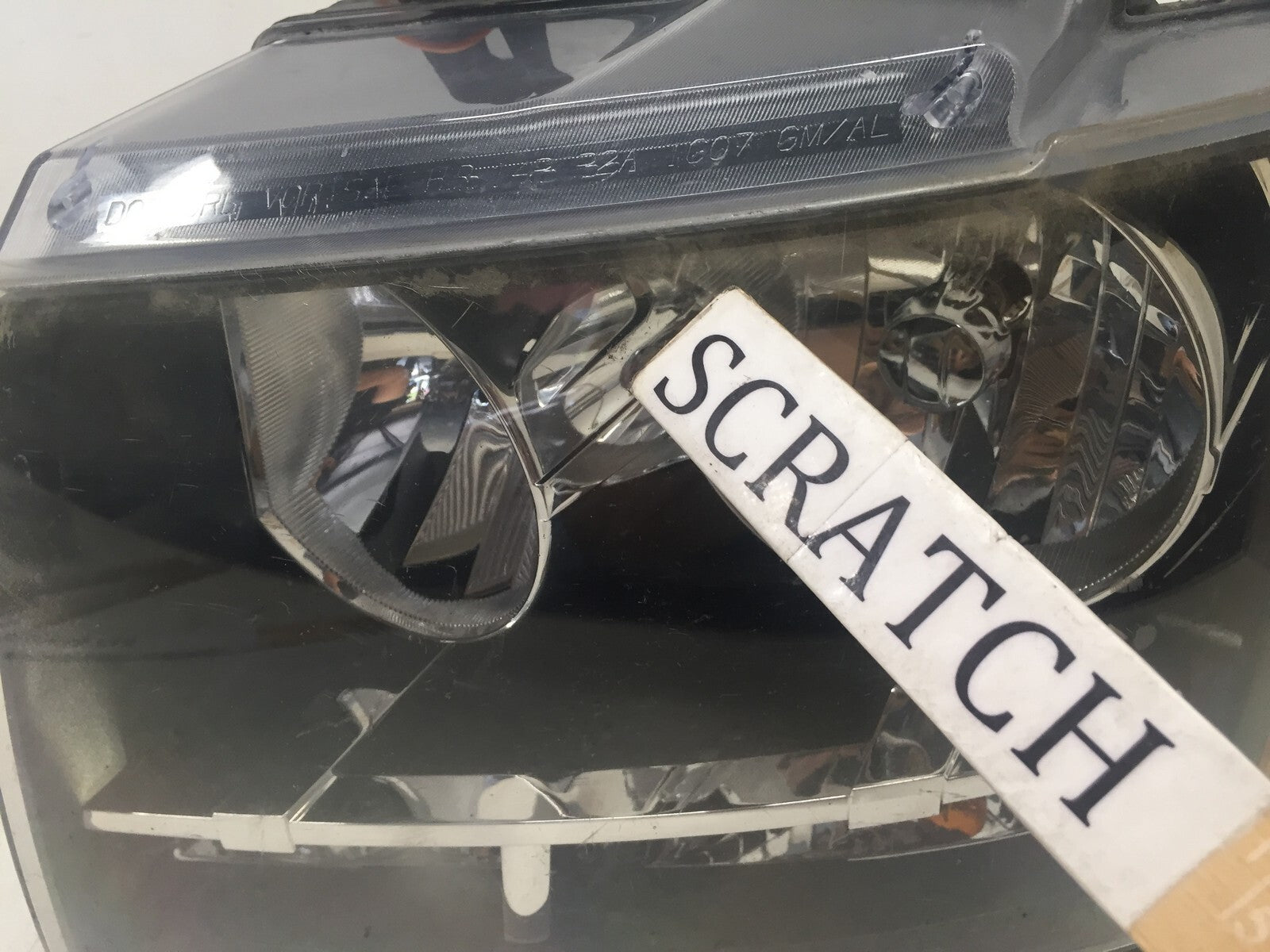 Headlight Damaged Headlamp Driver LH Chevy Suburban 1500 Avalanche 07-14 OEM