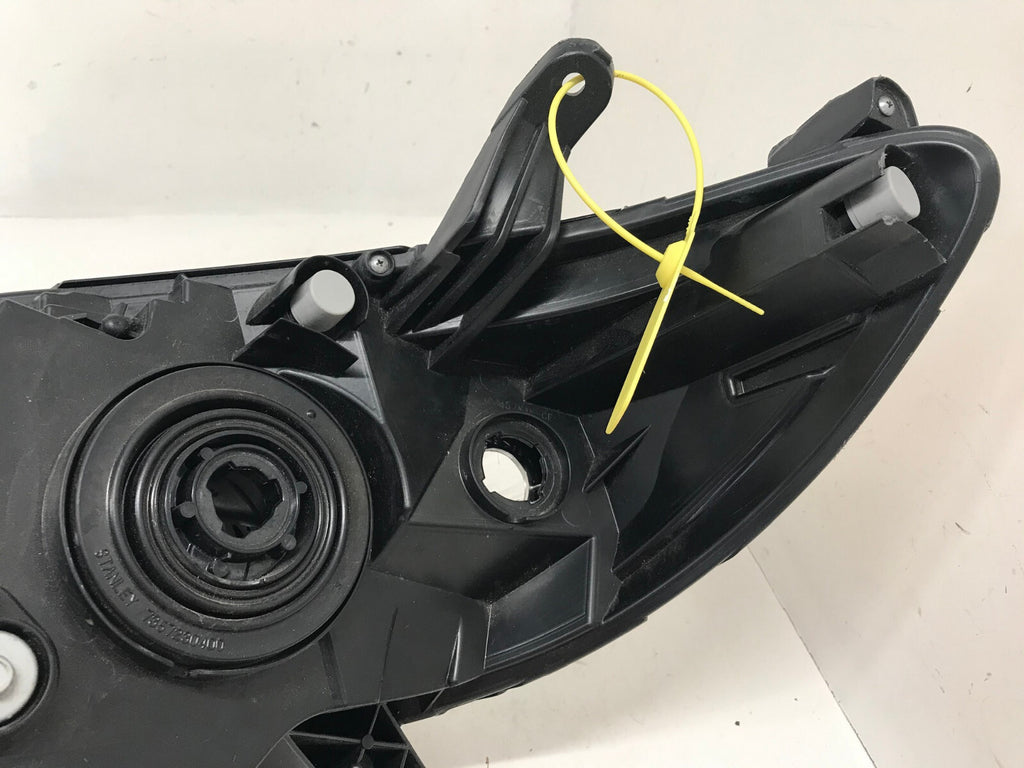 Headlight Damaged Passenger Right RH Toyota Sienna 2011-2013 8111008032 OEM