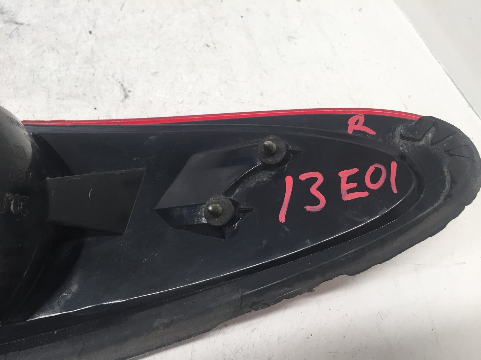 Tail light Damaged Left Driver LH Mercury Tracer Sedan 99-02 F8CB-13B504-CA OEM