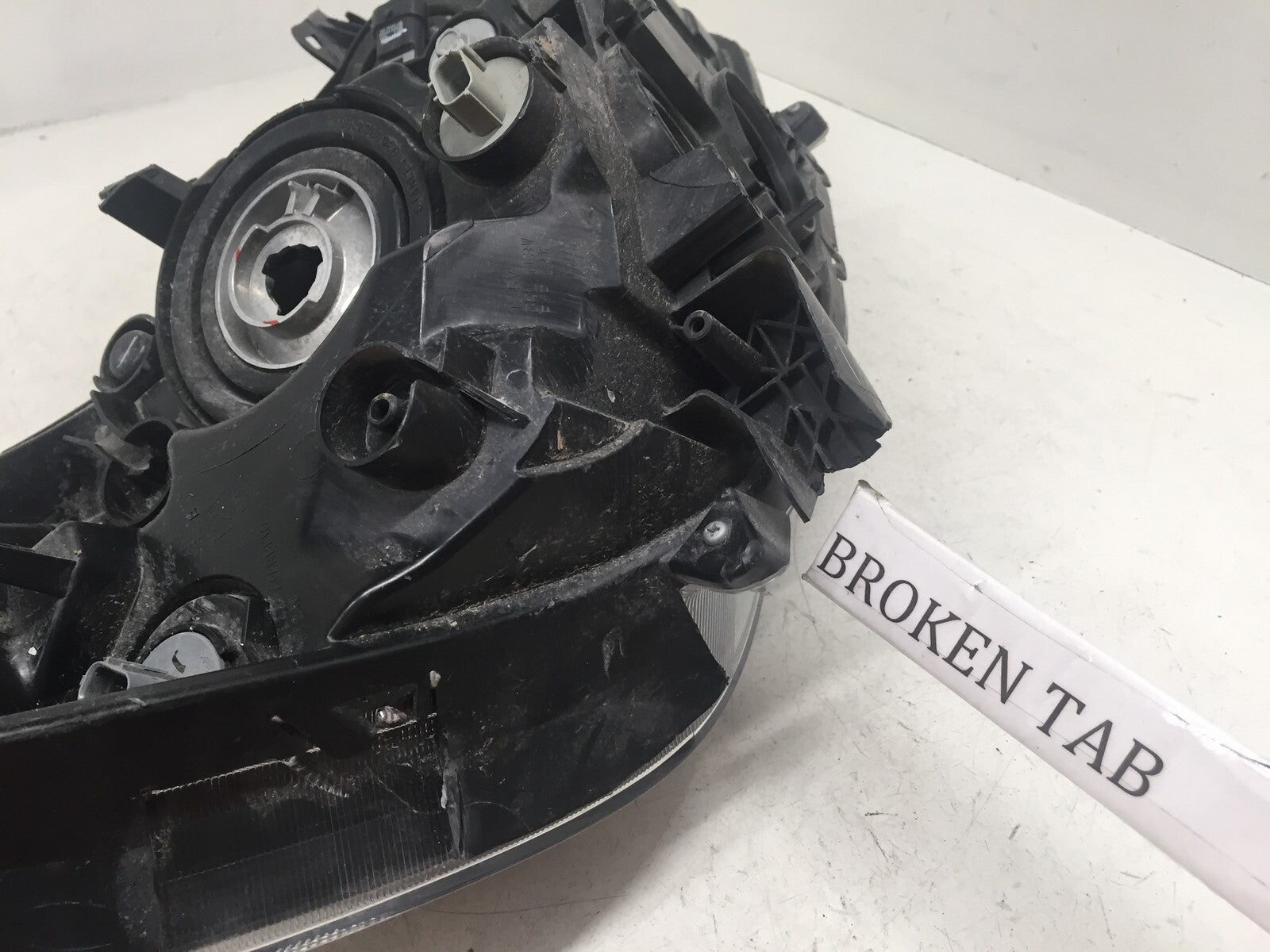 Halogen Headlight Damaged Driver LH Left Honda CR V 2015 2016 33150T1WA11 OEM