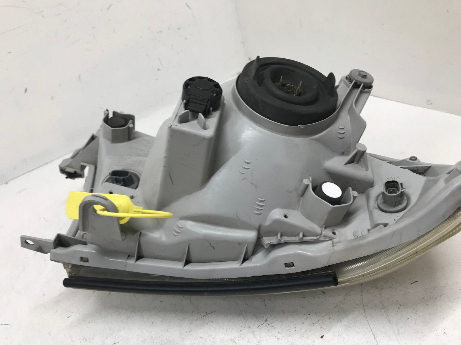 Headlight Damaged Left LH Driver 2005-2011 Toyota Tacoma 81150-04163 OEM