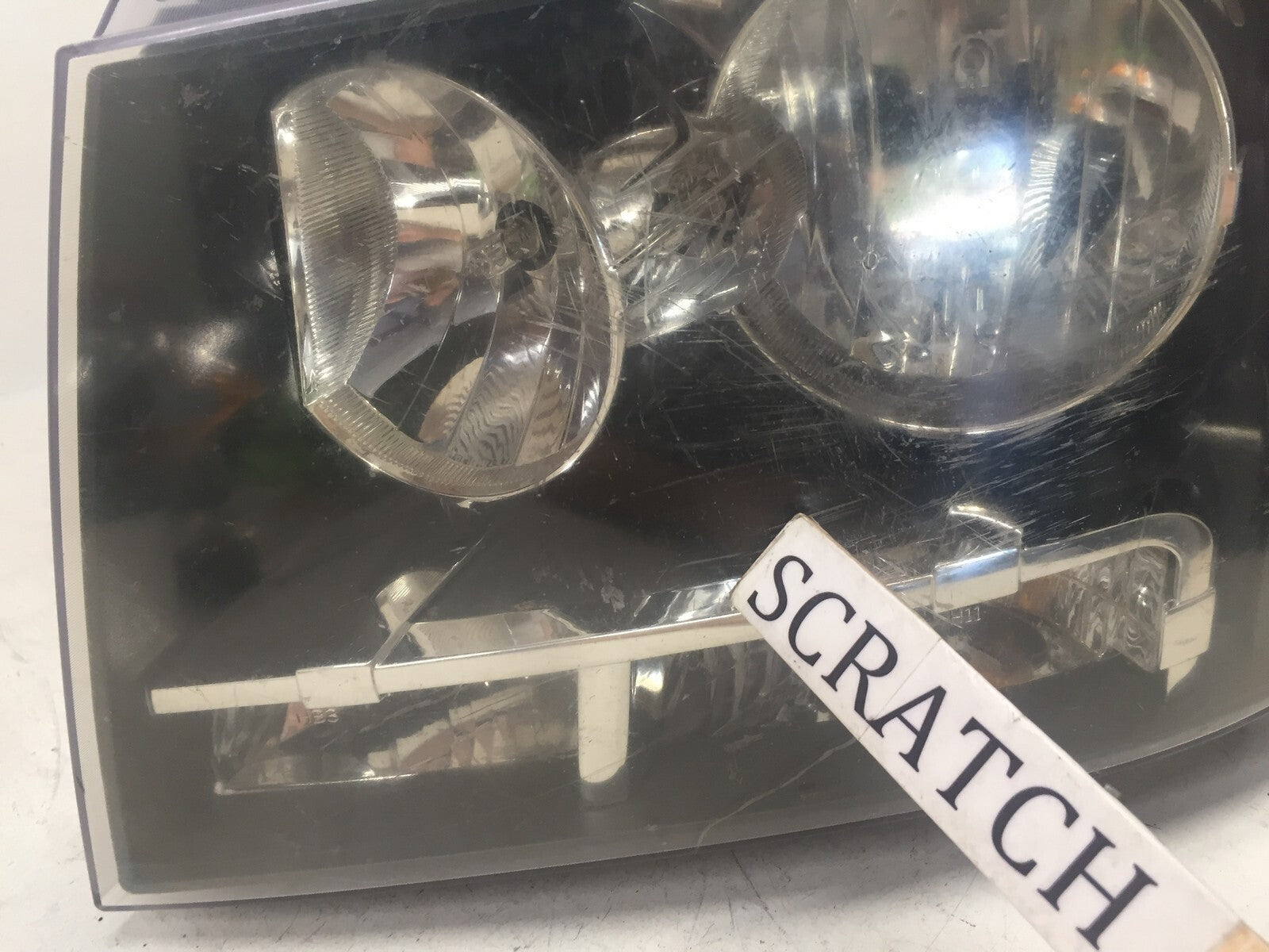 Headlight Damaged Headlamp LH Driver Chevy Tahoe Suburban Avalanche 07-2014 CAPA