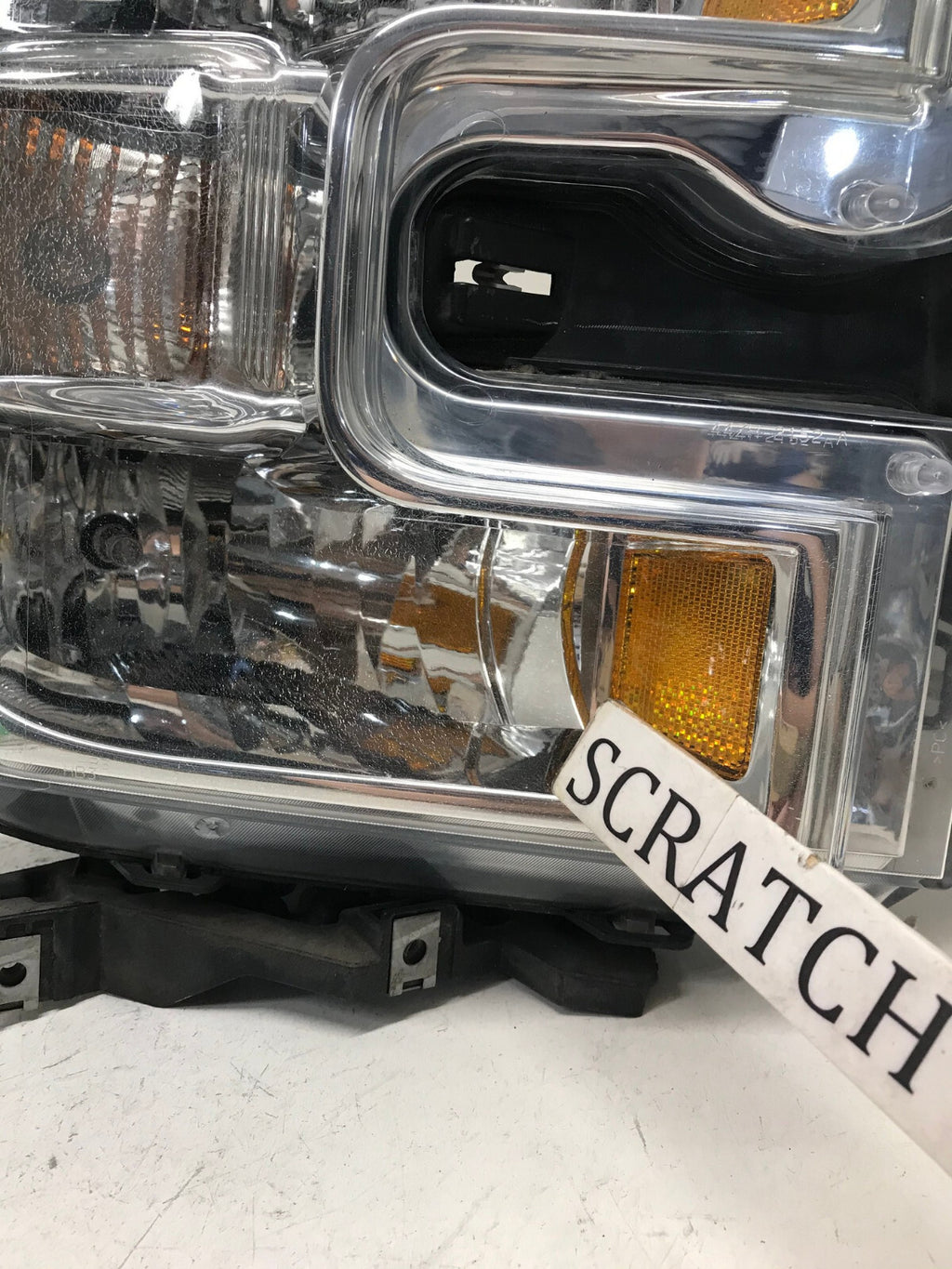 Headlight Damaged Halogen RH Passenger Ford F150 2015 2016 2017 FL34-13005-A OEM