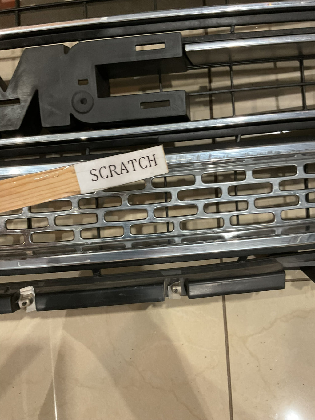 Grille Grill Black & Silver 2015-2018 GMC Yukon 84119634 OEM