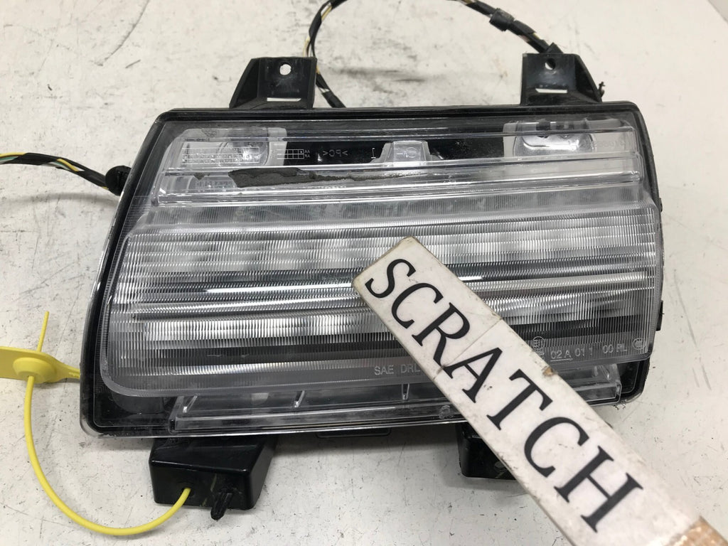 Tail light Damaged Driver LH Left 18-25 Wrangler JL Gladiator 55112885AG OEM