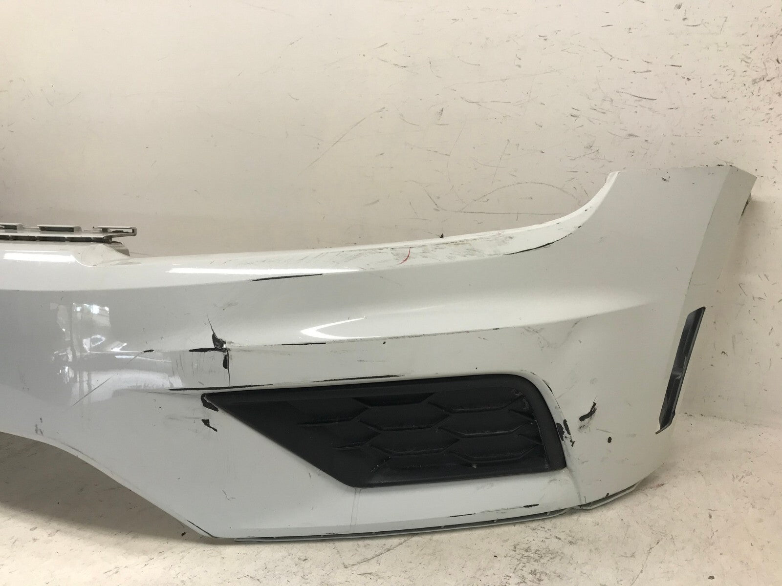 Front Upper Bumper Cover White Volkswagen Tiguan S/SE/SEL/Pr 18 19 5NN807221 OEM