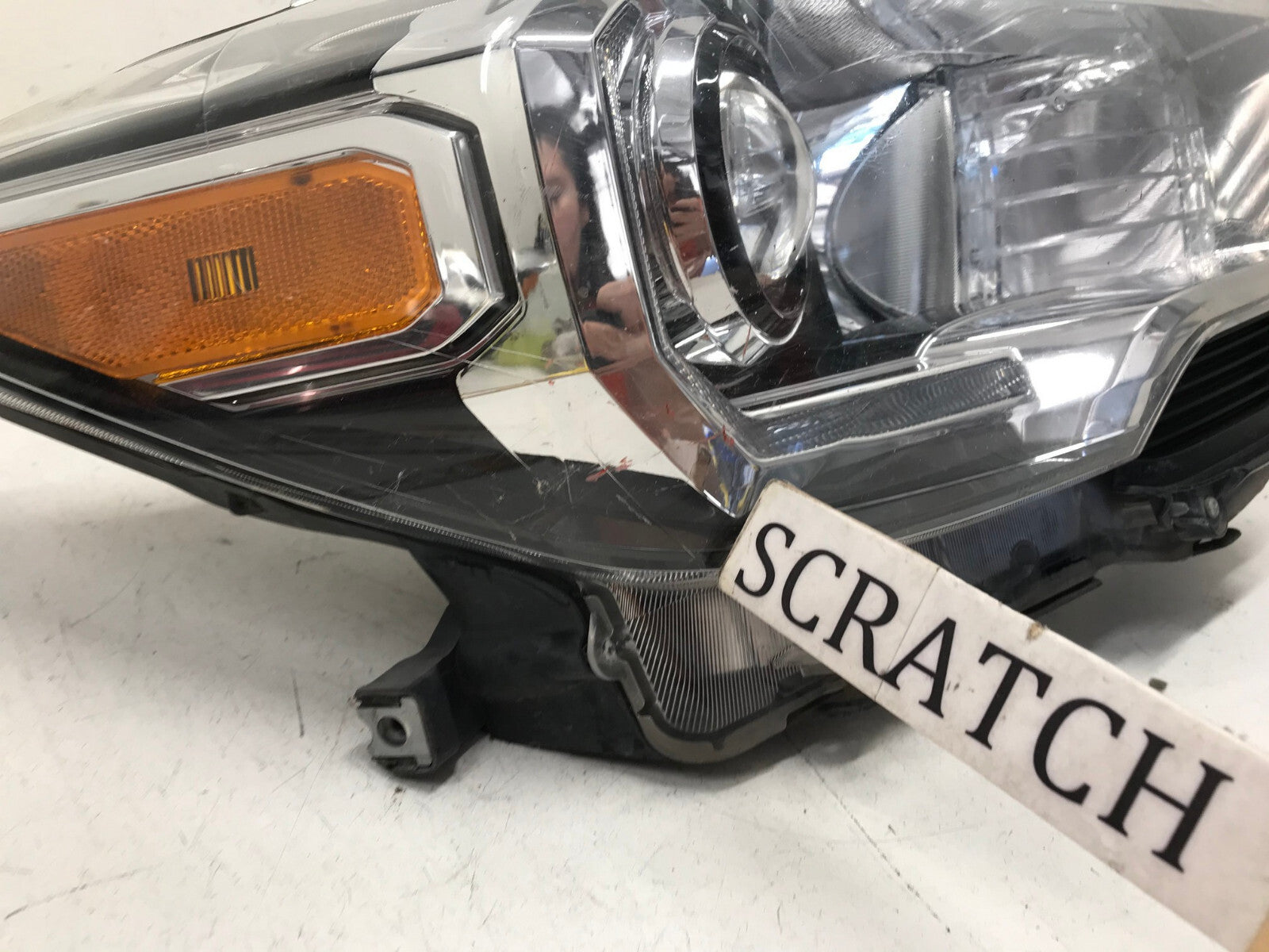 Headlight Damaged Right Passenger RH Toyota Tacoma 2016-2018 8111004270 OEM2