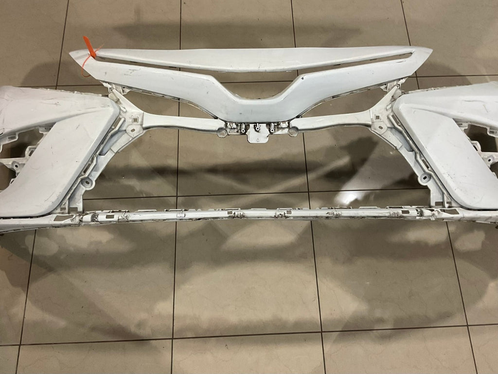 Front Bumper Cover White Toyota Camry SE XSE 2018 2019 52119+06e20 OEM