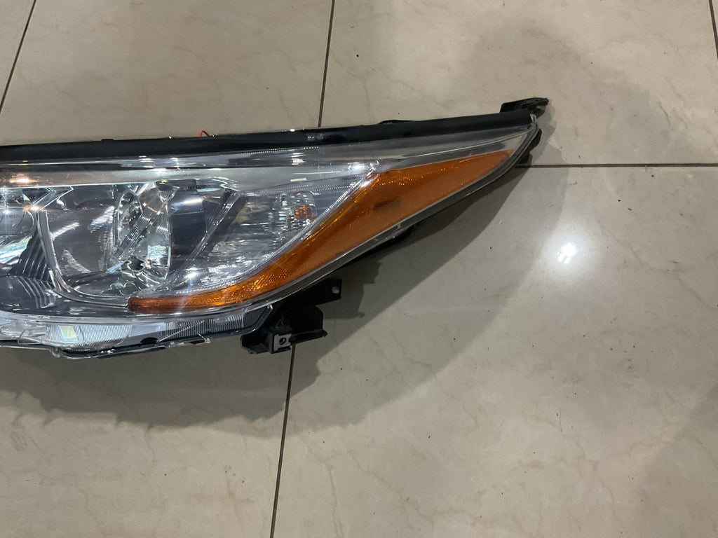 Headlight Left Driver LH Toyota Highlander 2014 2015 2016 CAPA